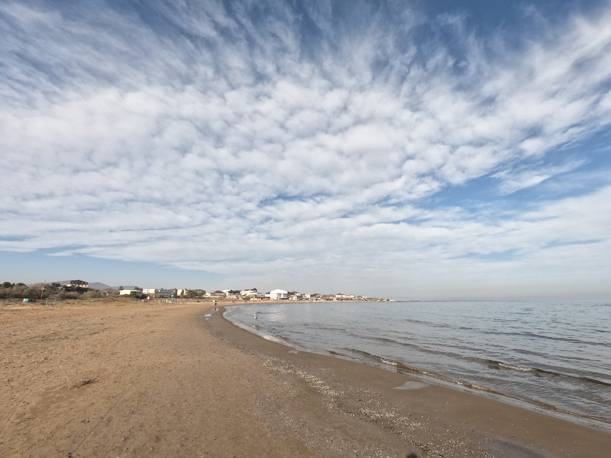 Море в избербаше. Пляж Инчхе Избербаш. Дагестан Избербаш море. Каспийское море Инчхе. Пляж Инчхе Дагестан.