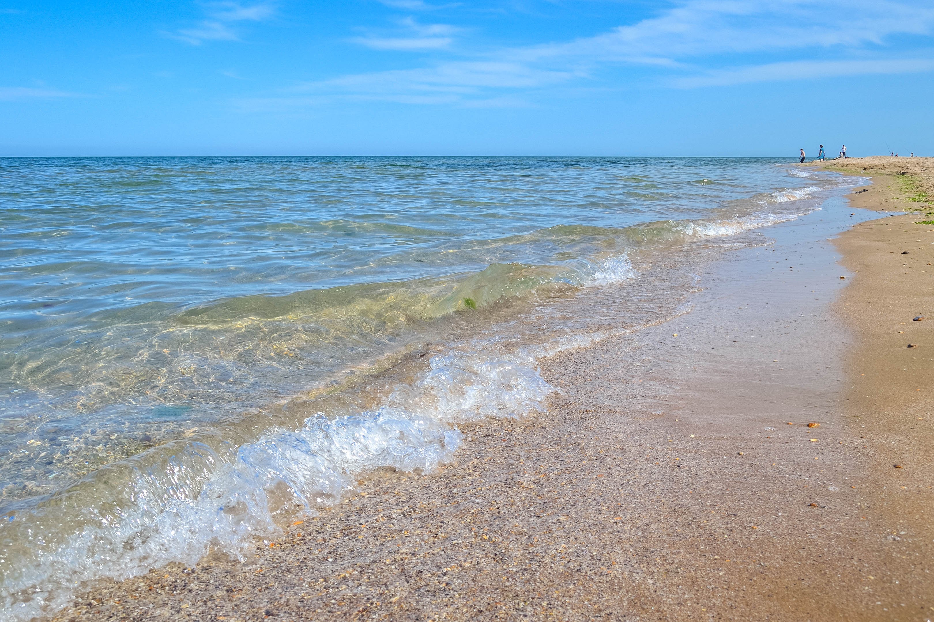 Море в дагестане. Каспийское море Избербаш. Каспийское море Дагестан Избербаш. Избербаш побережье Каспийского моря. Каспийское море пляж Избербаш.