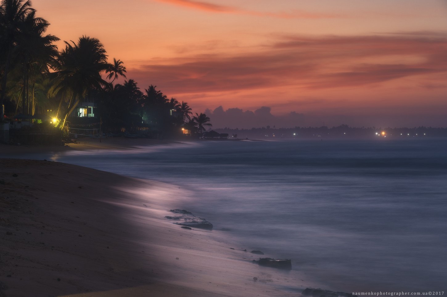 Шри ланка ночью. Хиккадува Шри Ланка. Хиккадува Шри Ланка океан. Шри Ланка Хиккадува закаты. Пляж Хиккадува Шри Ланка.