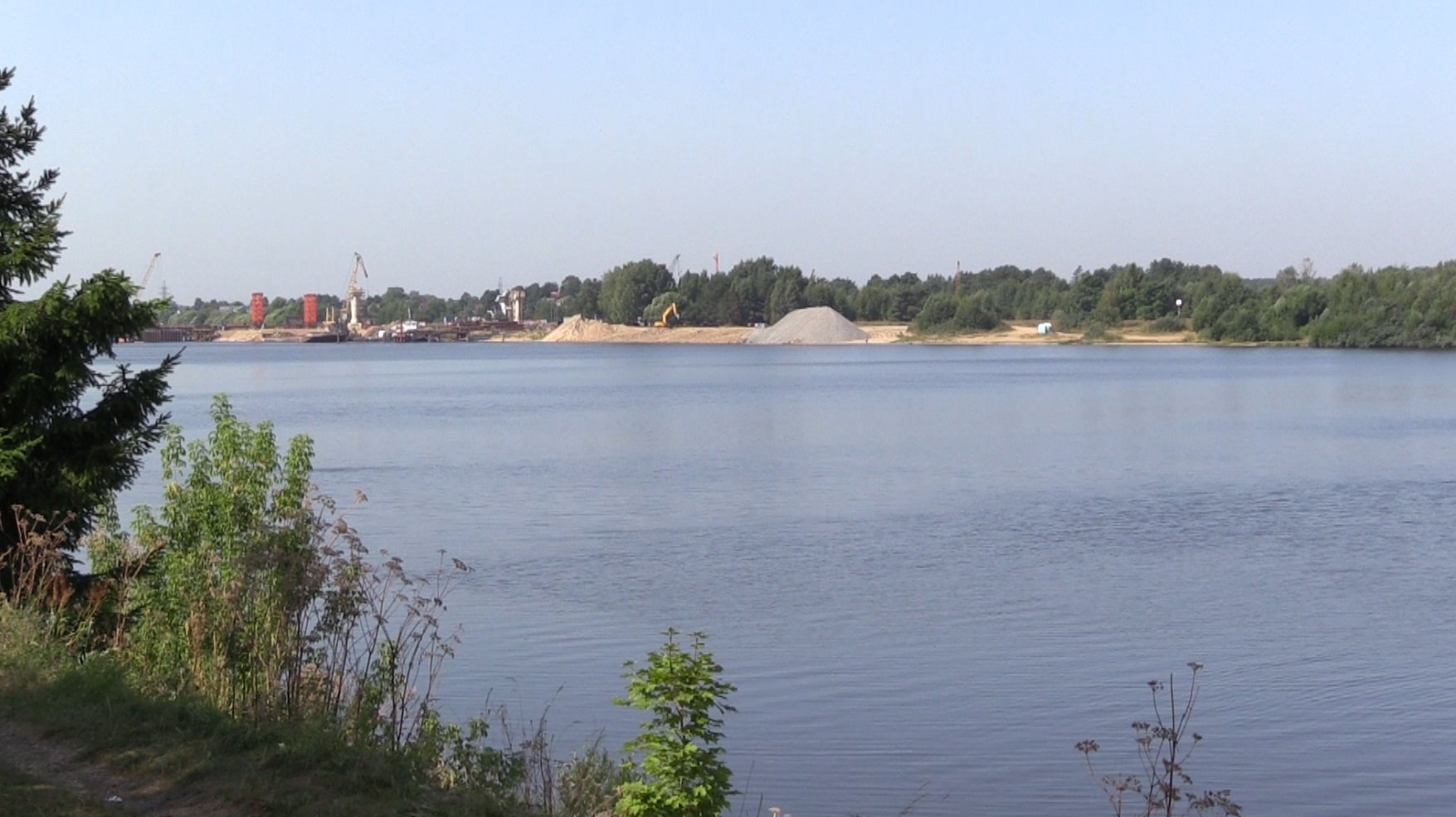 Дубна берег. Дубна городской пляж. Дубна пляж на Московском море. Дубна Волга водохранилище. Коса водохранилище Дубна.