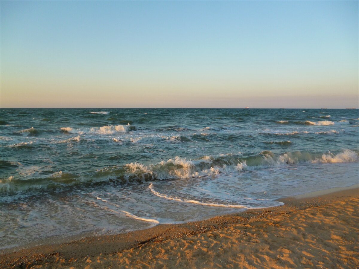 Морская волна голубицкая. Азовское море станица Голубицкая. Лиманы Голубицкой. Станица Голубицкая черное море. .Азов Азовское море Голубицкая.