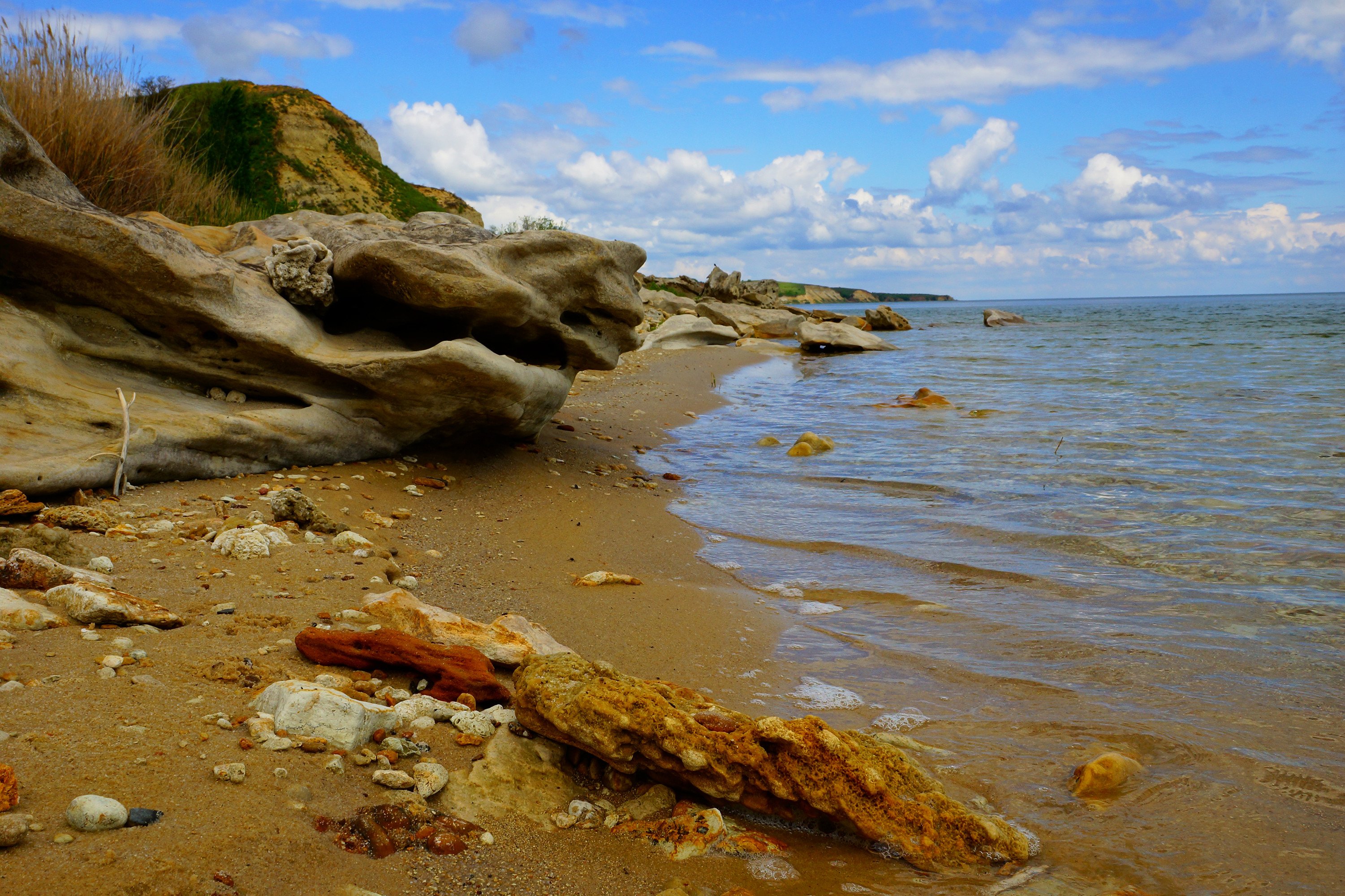 Цимлянское база. Цимлянское море Саркел берег. Цимлянское водохранилище Саркел. Пляж Саркел Цимлянское водохранилище. Саркел пляж Цимлянский.