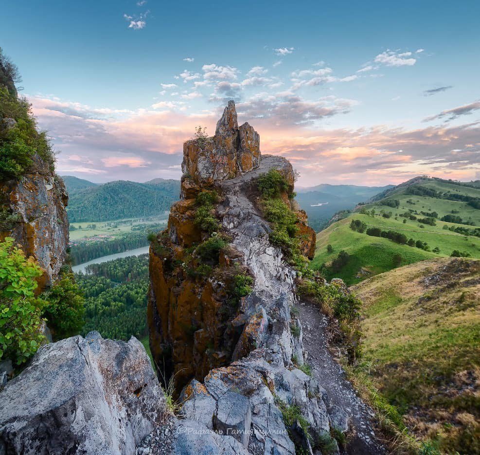 Алтай панорама с верхушки горы чугунка