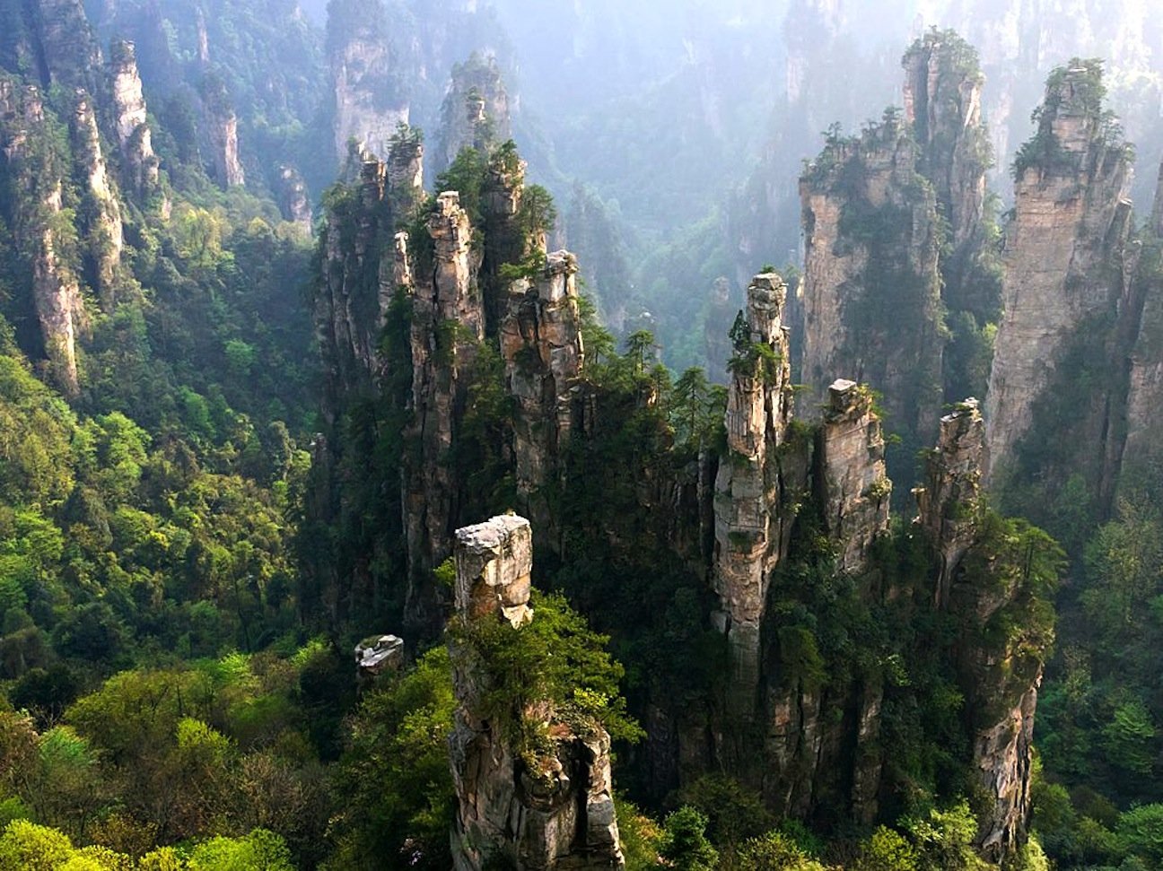Основные горы китая. Национальный парк Чжанцзяцзе (провинция Хунань). Парк Чжанцзяцзе Китай. Национальный Лесной парк Чжанцзяцз. Национальный парк Чжанцзяцзе лифт.