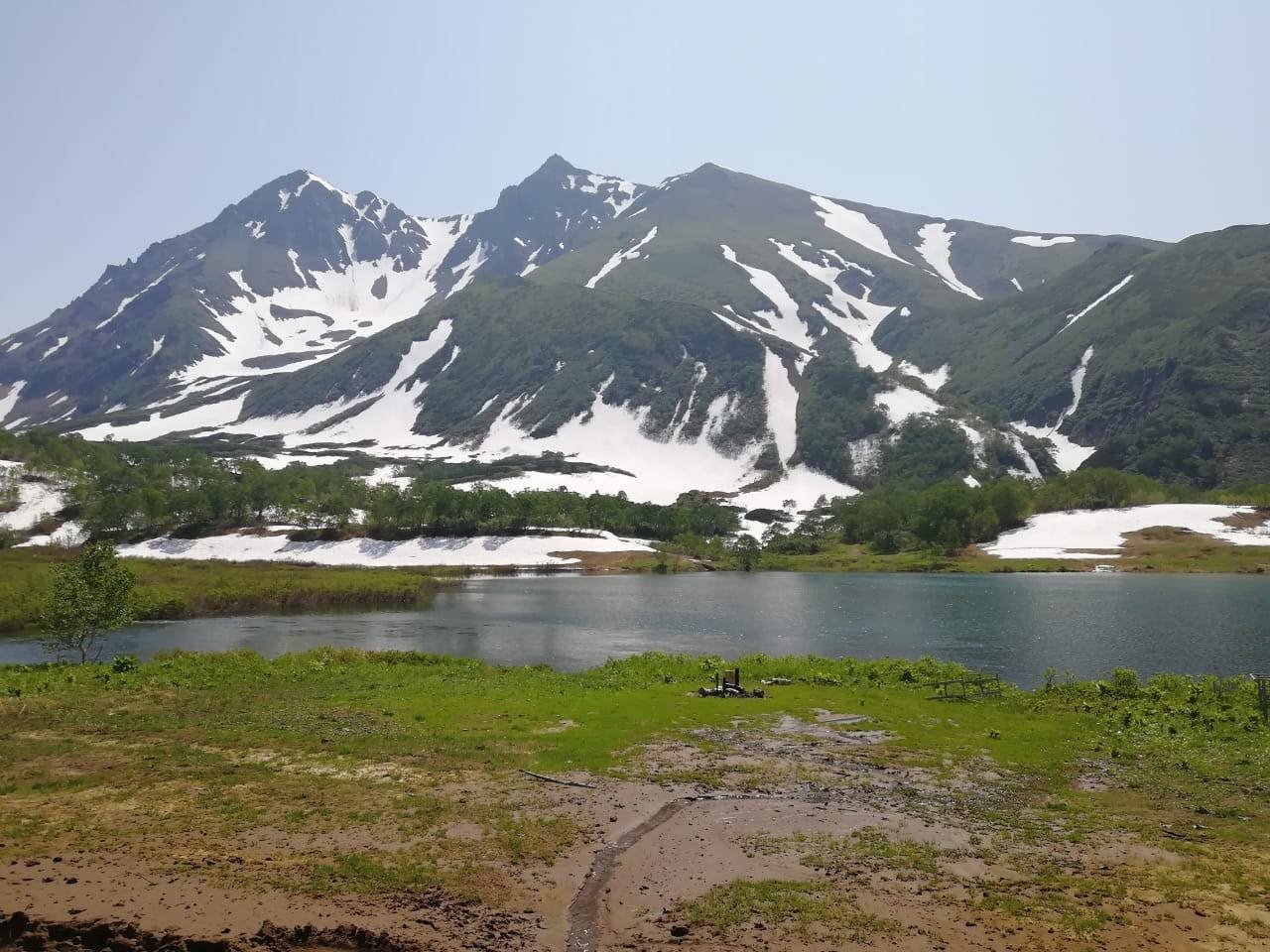 Погода вачкажец камчатка. Гора Вачкажец Камчатка. Вачкажец Камчатка экскурсия. Горный массив Вачкажец. Озеро Тахколоч Камчатка.