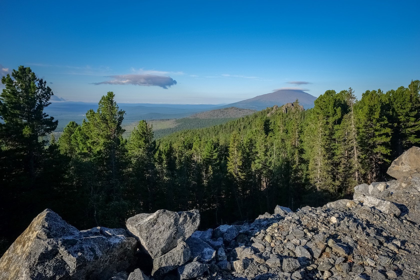 Конжаковский камень фото летом