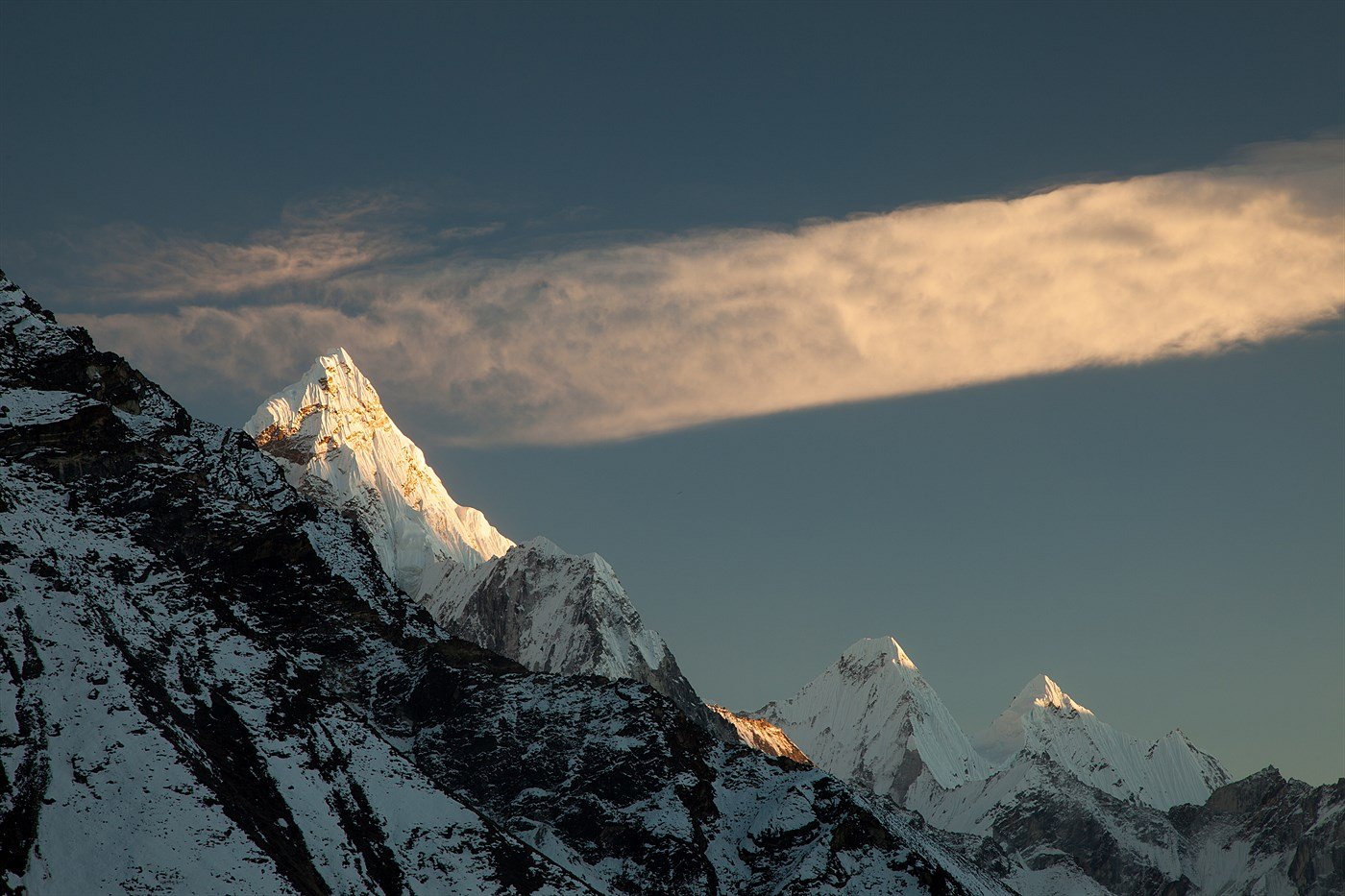 Am double. Ama Dablam Sunset. Ама Даблам фото. Ама Даблам обои. Закат ама Даблам.