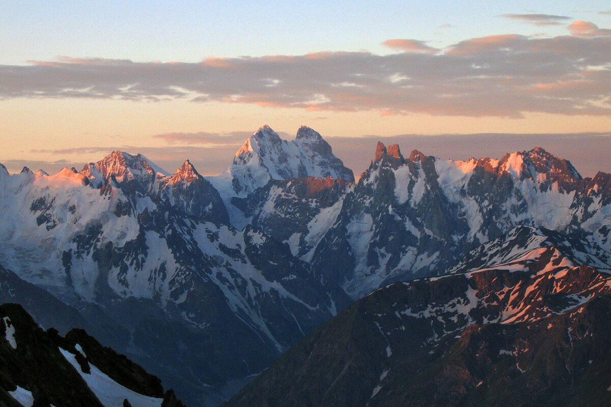 Кавказ гора суган фото