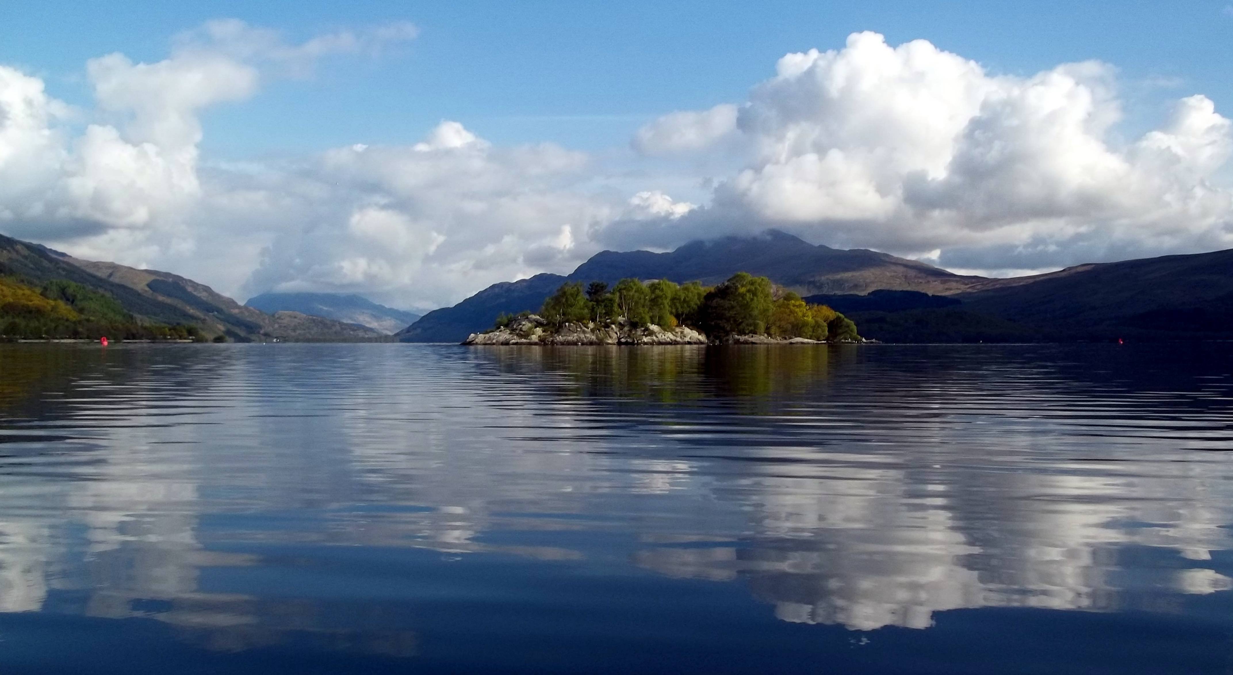 Лох ломонд. Лох ломонд Шотландия. Loch Lomond озеро. Озеро лох ломонд Великобритании. 5. Озеро лох-ломонд.