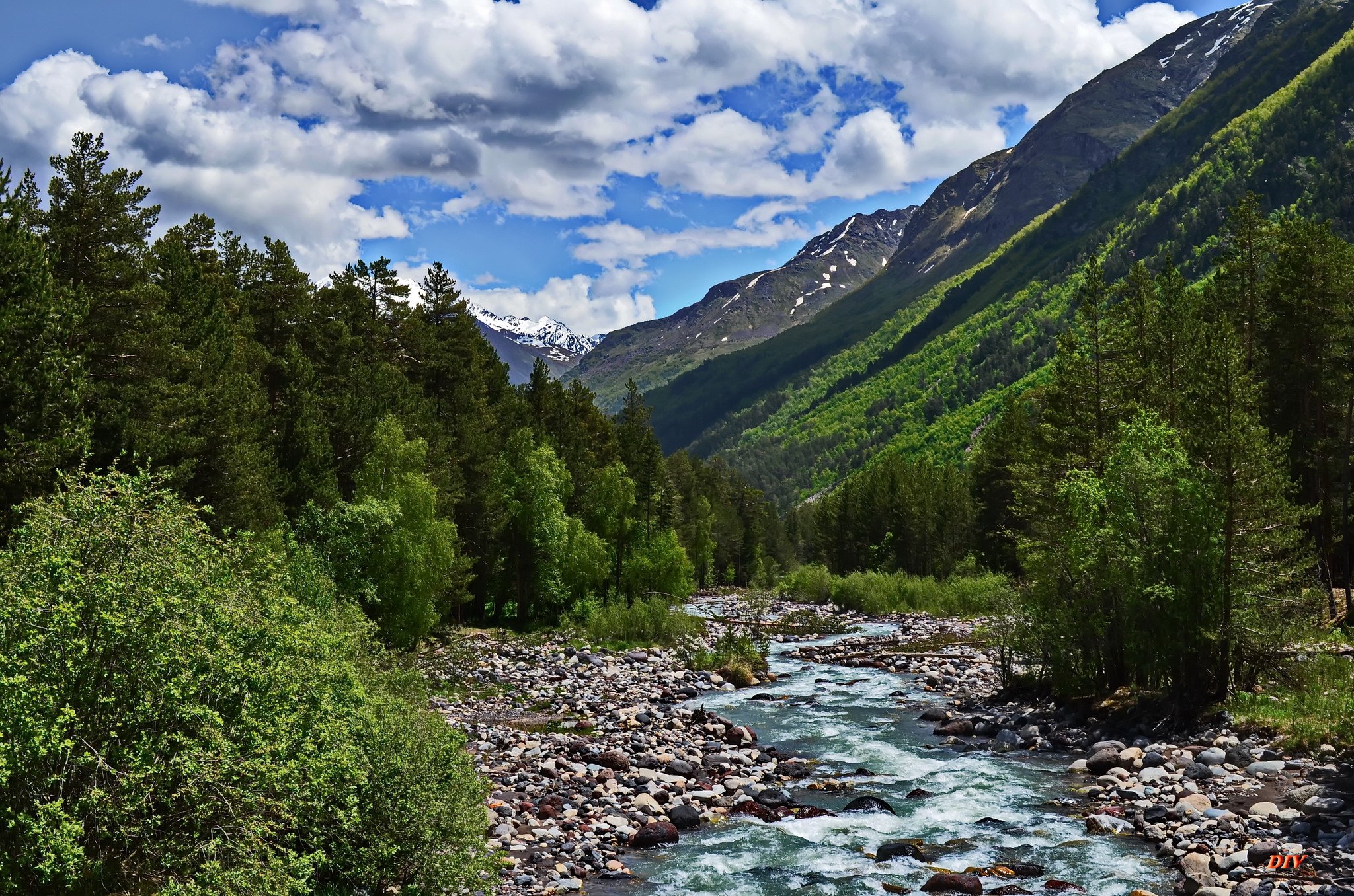 Какие реки берут начало в кавказских горах. Терскол река Баксан. Река Баксан Кабардино-Балкария. Национальный парк Приэльбрусье Кабардино-Балкария. Приэльбрусье река Баксан.