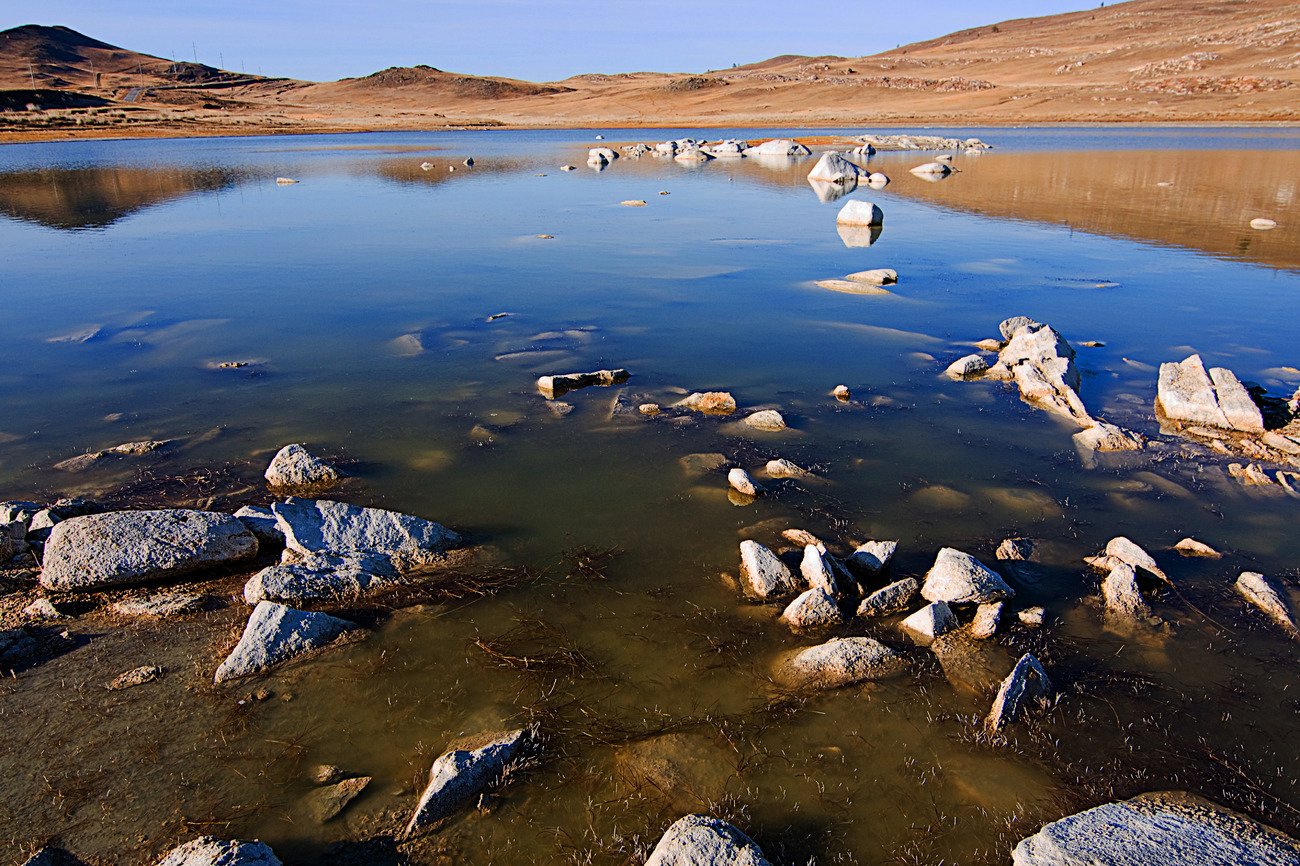 Минеральное озеро европы. Соленые озера Тажеранские степи Байкал. Дабахтай-Нур. Озеро Дабахтай-Нур. Озеро шара-Нур Байкал.