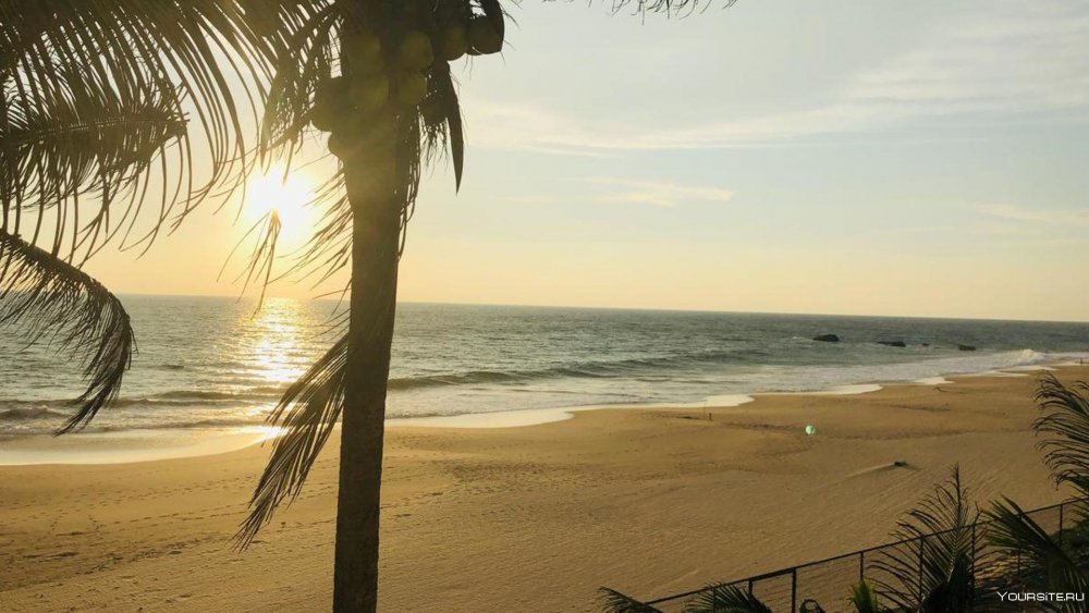 Пляж Хиккадува на Шри Ланке