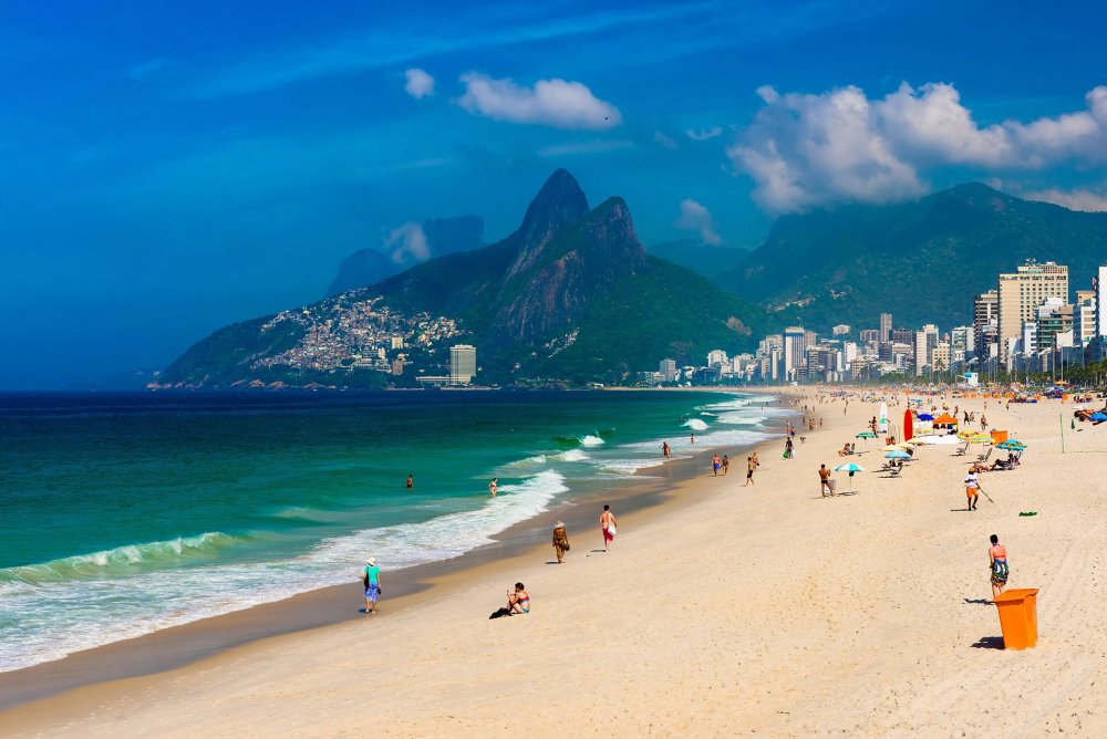 Бразилия. Сексуальные девушки на пляжах Рио де Жанейро