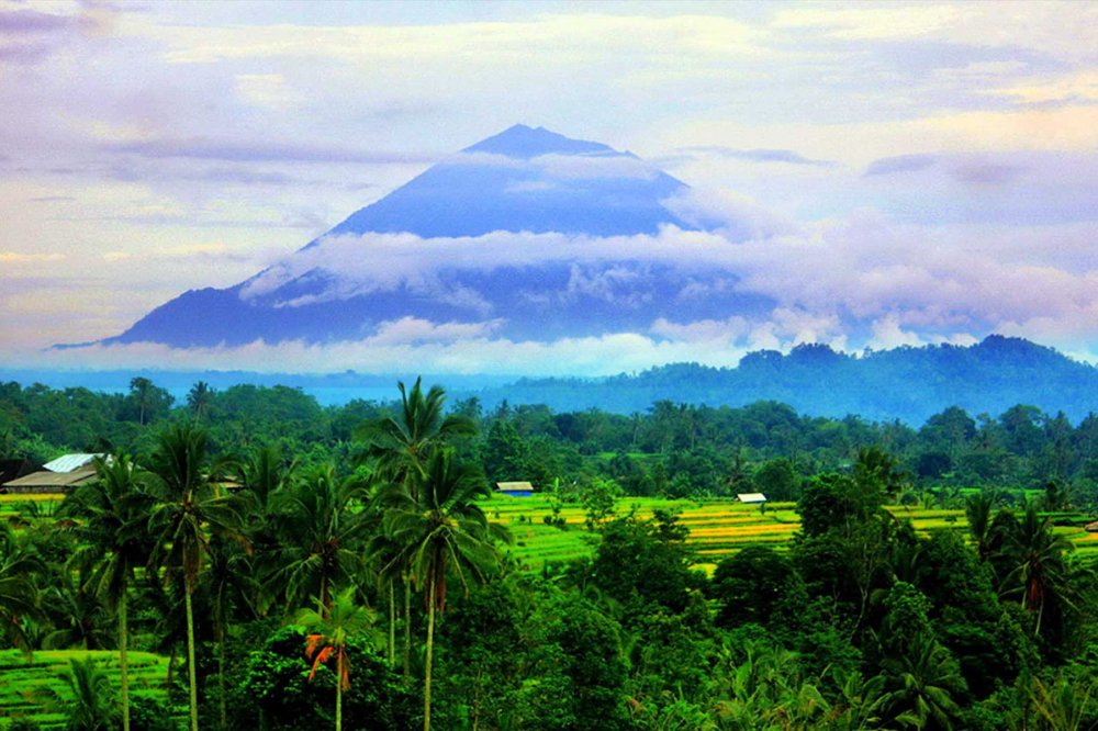Вулкан Гунунг-Агунг