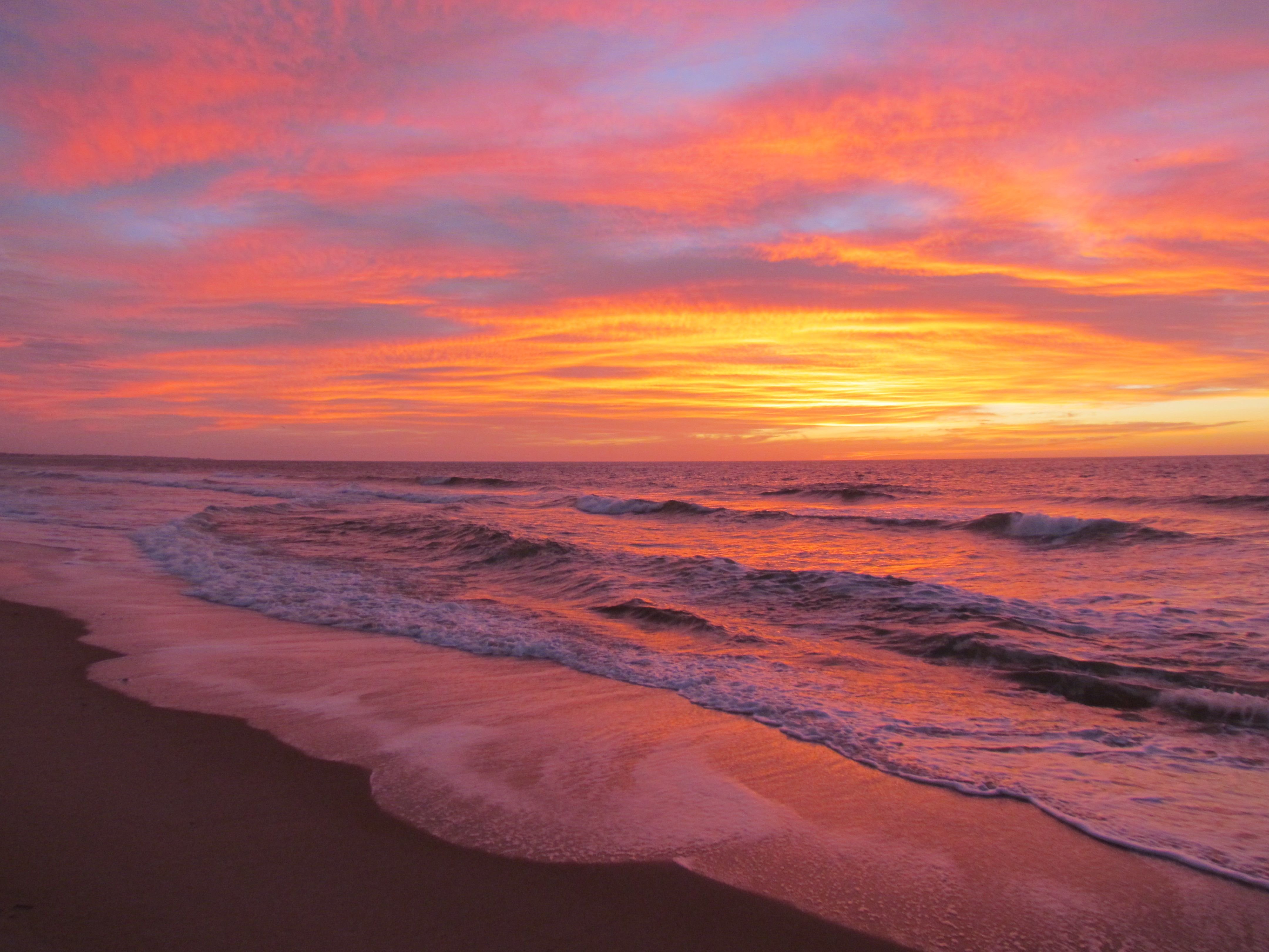 Море на з. Сансет Бич закат. Закат на море. Розовый закат. Пляж закат.