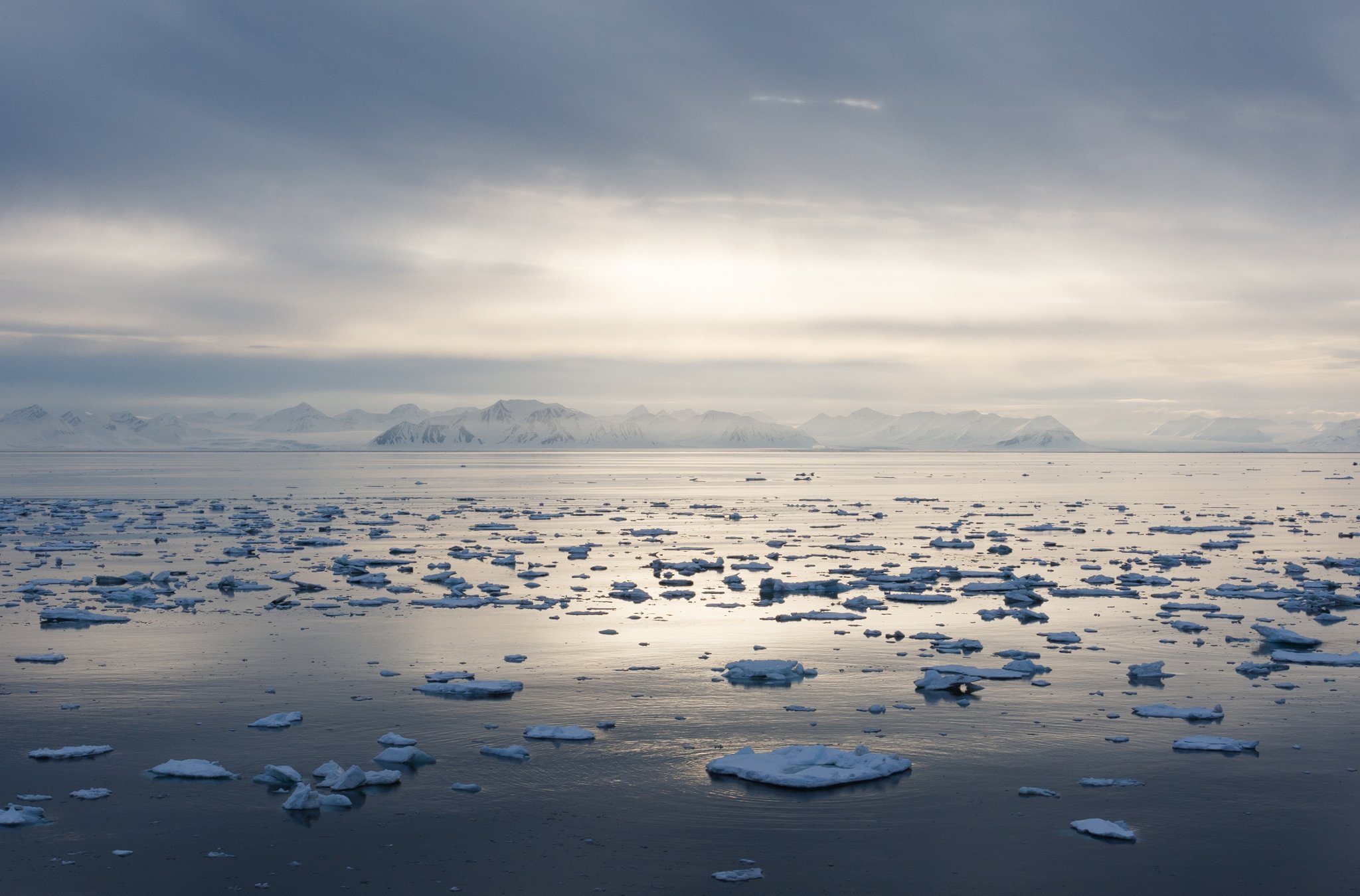 Северно ледовитый океан крупнейшее море. Белое море Северный Ледовитый океан. Балтийское море Северный Ледовитый океан. Северно Ледовитый океан канадский архипелаг. Арктический пейзаж.
