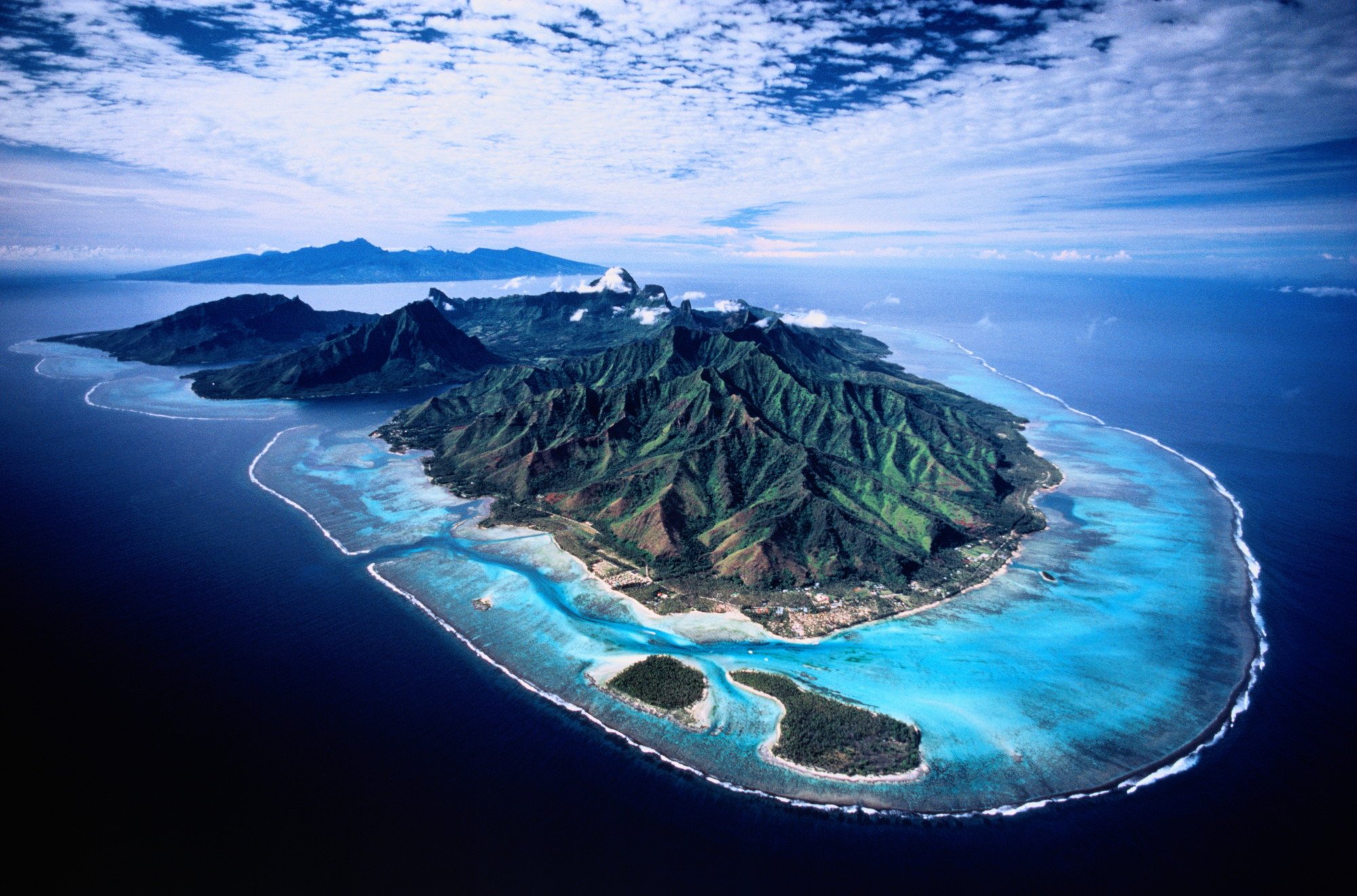 The island was beautiful. Муреа французская Полинезия. Острова Полинезии и Таити. Муреа Таити. Таити остров архипелаг.