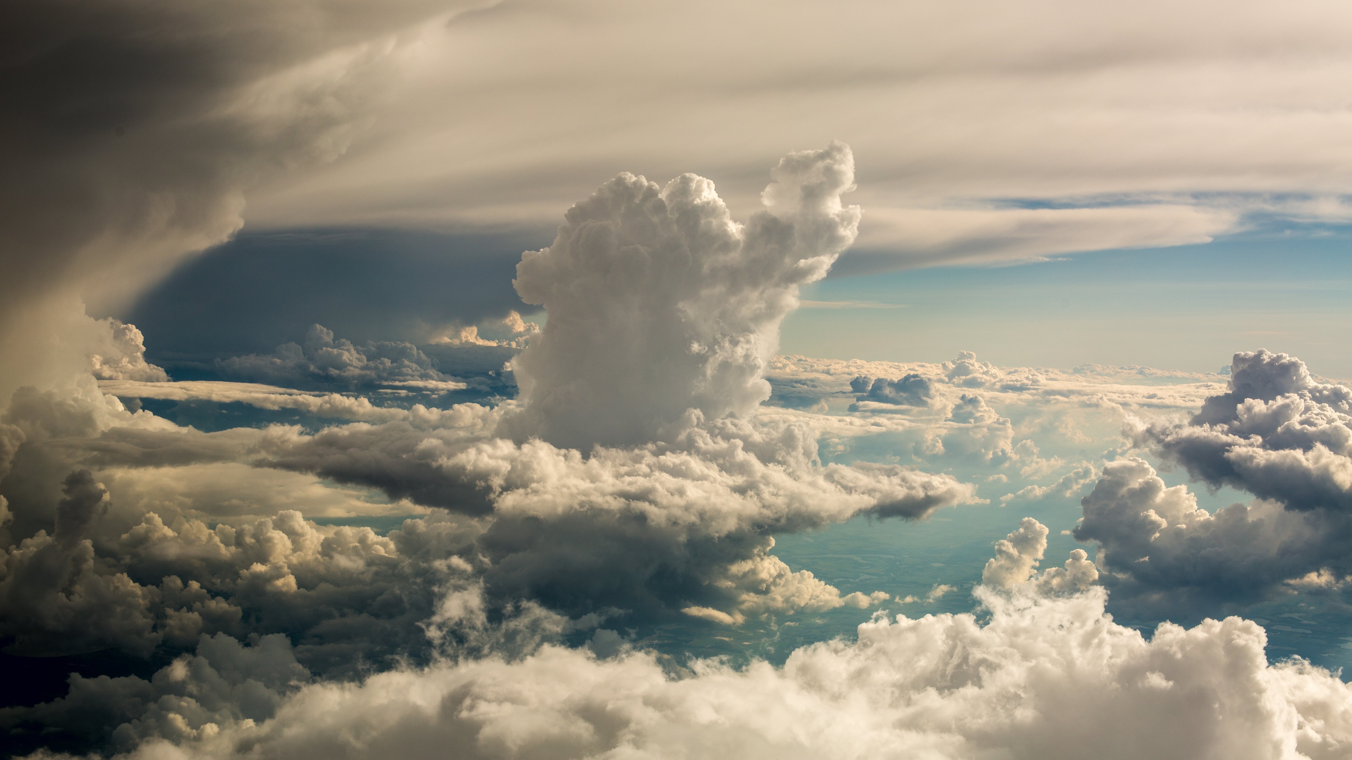 Песня облака над землей. New в облаке. Воздушное облако 4к. Небо над облаками профессиональные фото. Обои на рабочий стол атмосферные облака.