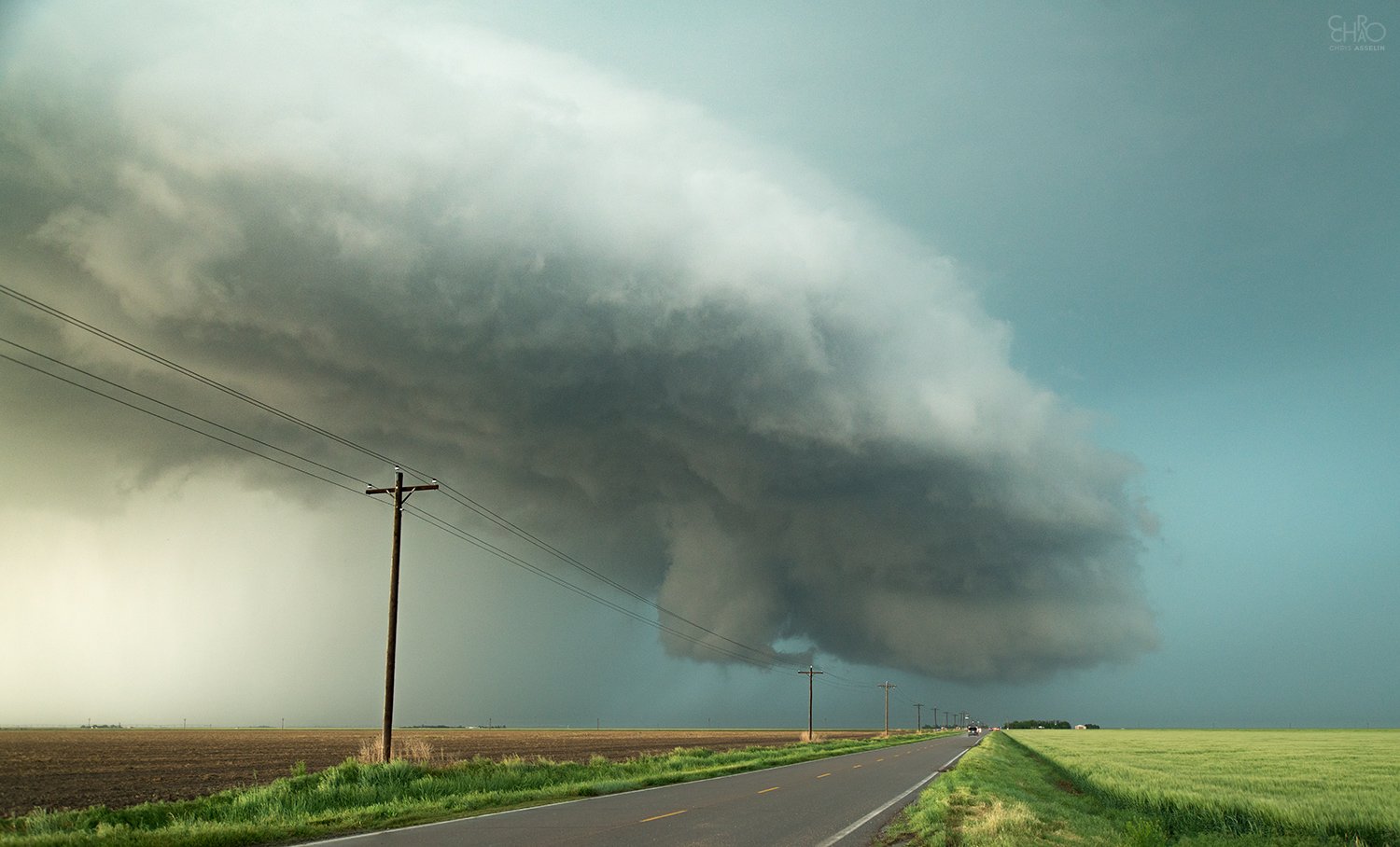 Штормовое ли сегодня. Микрошквалистые Торнадо. Штат Оклахома природа аллея Торнадо. Штат Канзас природа Торнадо. Ураган смерч Торнадо.