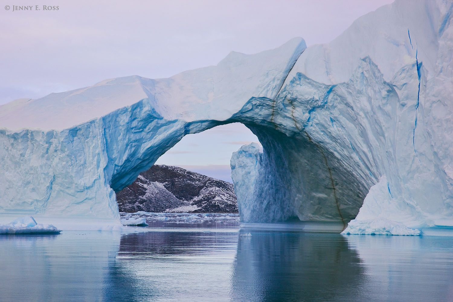 Длина реки гренландия. Ледяной каньон Гренландия. Ледяной каньон в Гренландии фото. Большой каньон в Гренландии. Голубая река Гренландия.