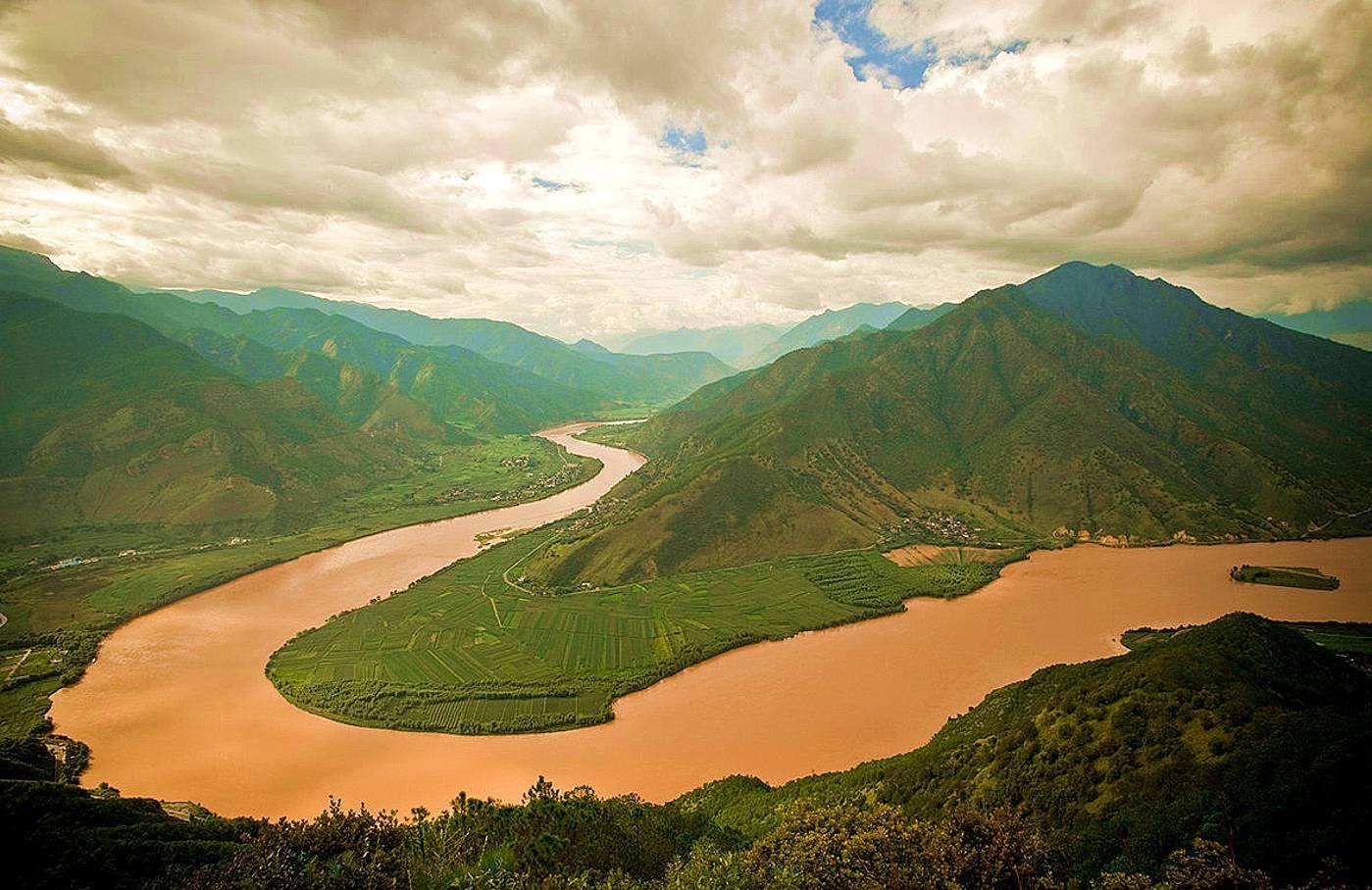 Длина реки янцзы в км. Долина реки Хуанхэ. Реки Китая Янцзы и Хуанхэ. Янцзы Чанцзян река. Евразия река Хуанхэ.