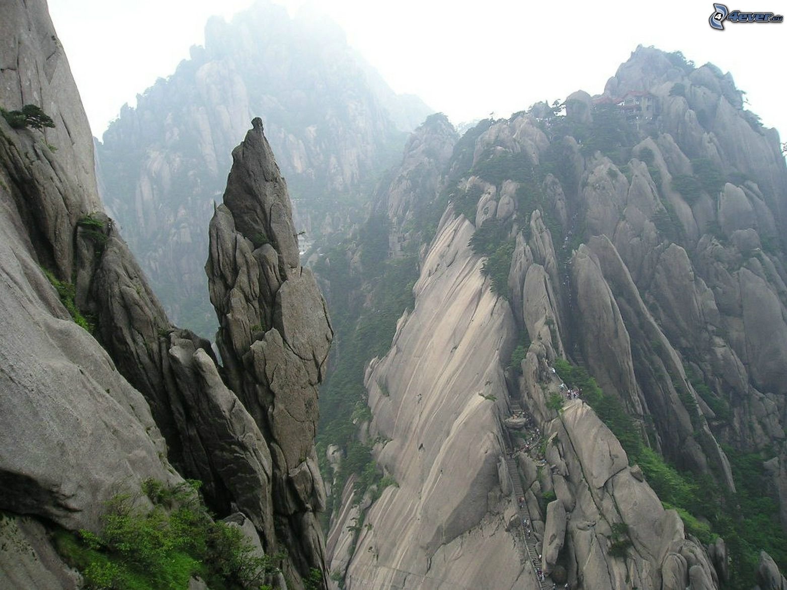 Горно тай. Гора Тайшань Китай. Гора Тайшань (провинция Шаньдун). Гора Тай в Китае. Тайшань гора Хуаншань.