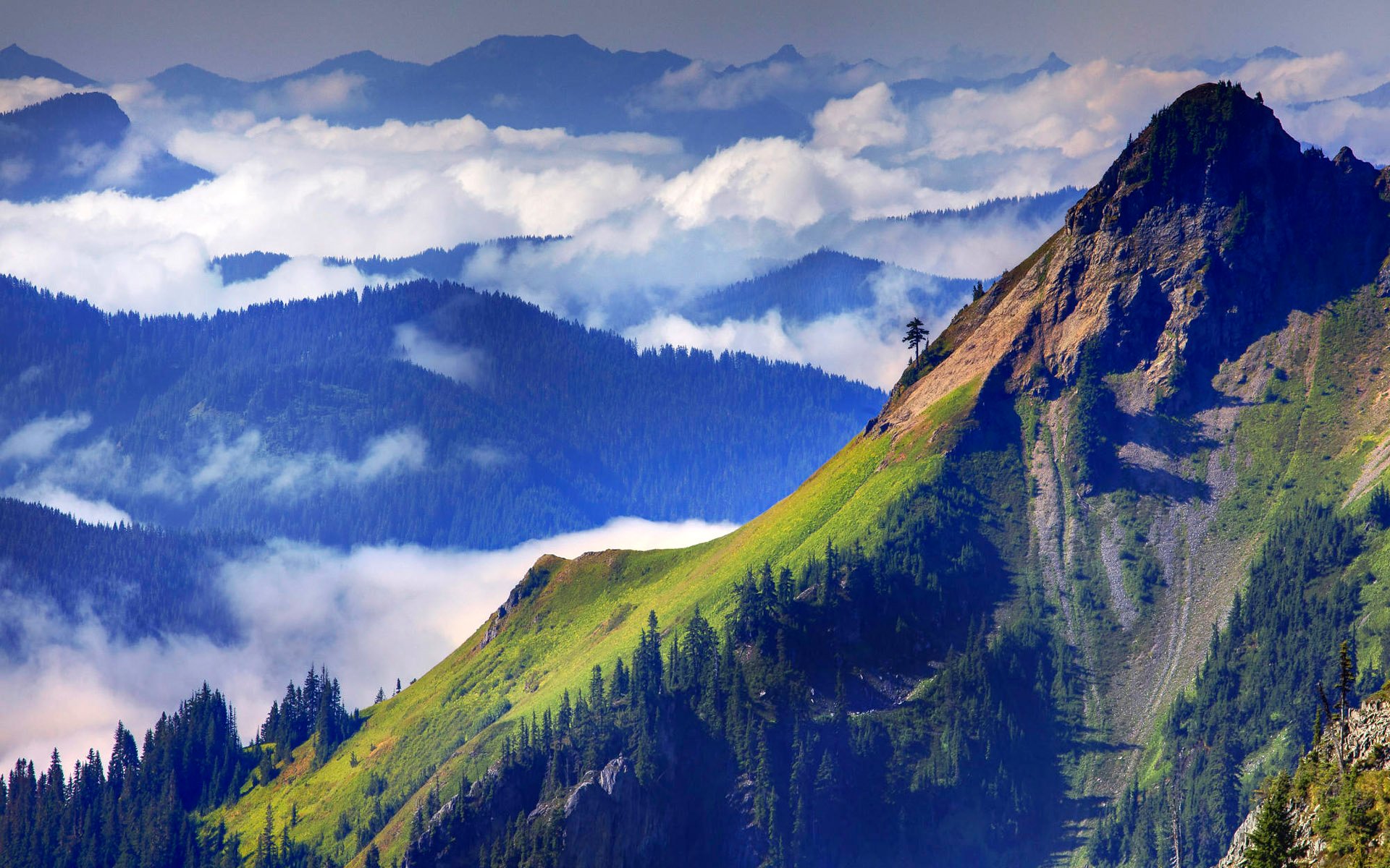 High mountain. Горы. Горные склоны. Горы джипег. Гора б6.