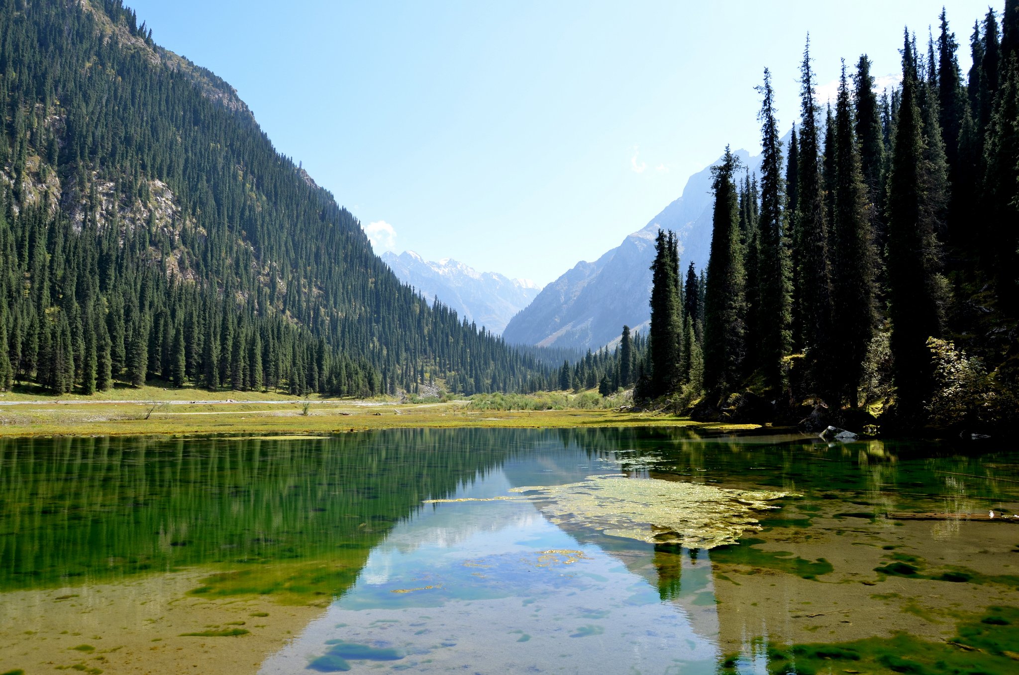 Вода кыргызстана. Ущелье Каракол (Каракольское ущелье). Ущелье Каракол Киргизия. Каракол озеро Киргизия. Киргизия горы Каракол.