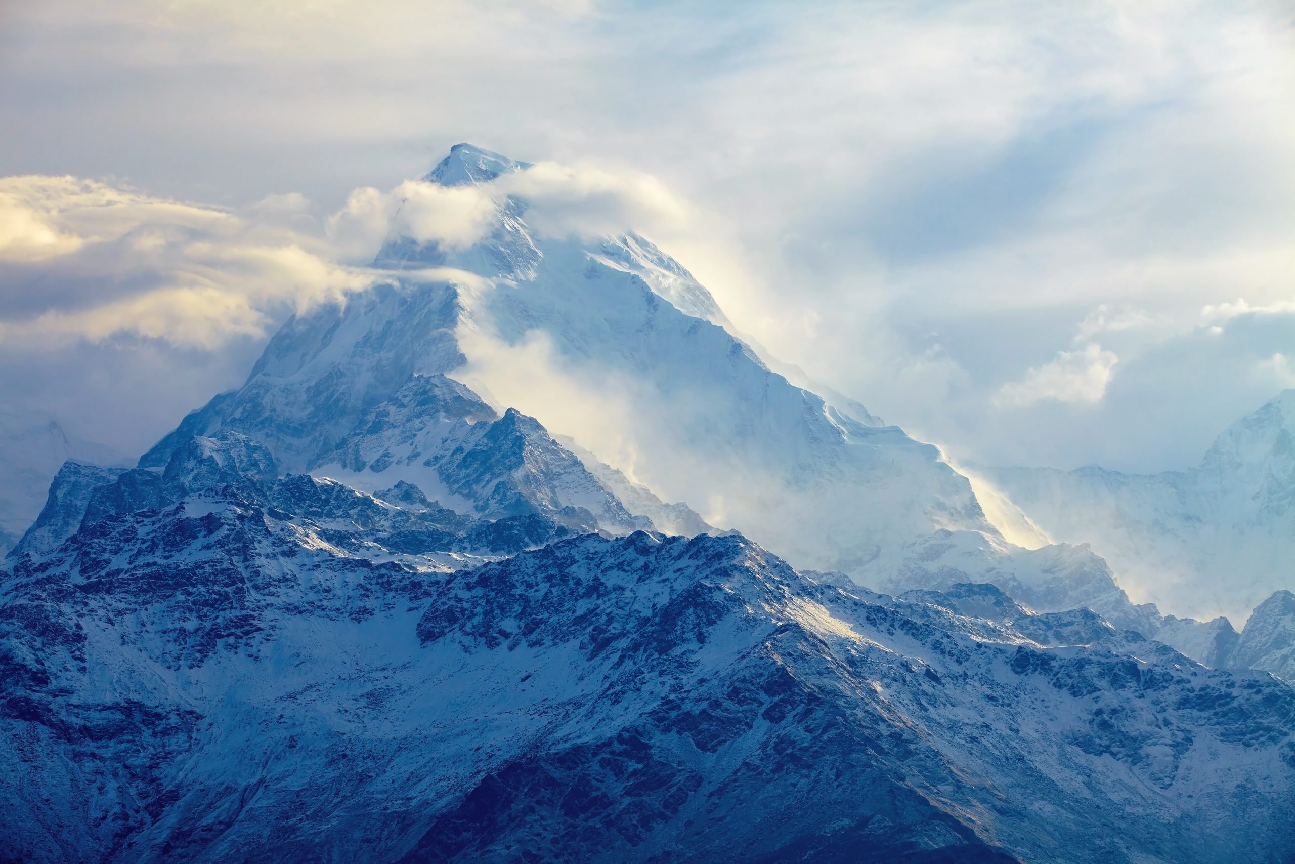 Гималаи море. Горы Гималаи. Гора Эверест(Джомолунгма). Снежные горы Гималаи. Гималаи Аннапурна.