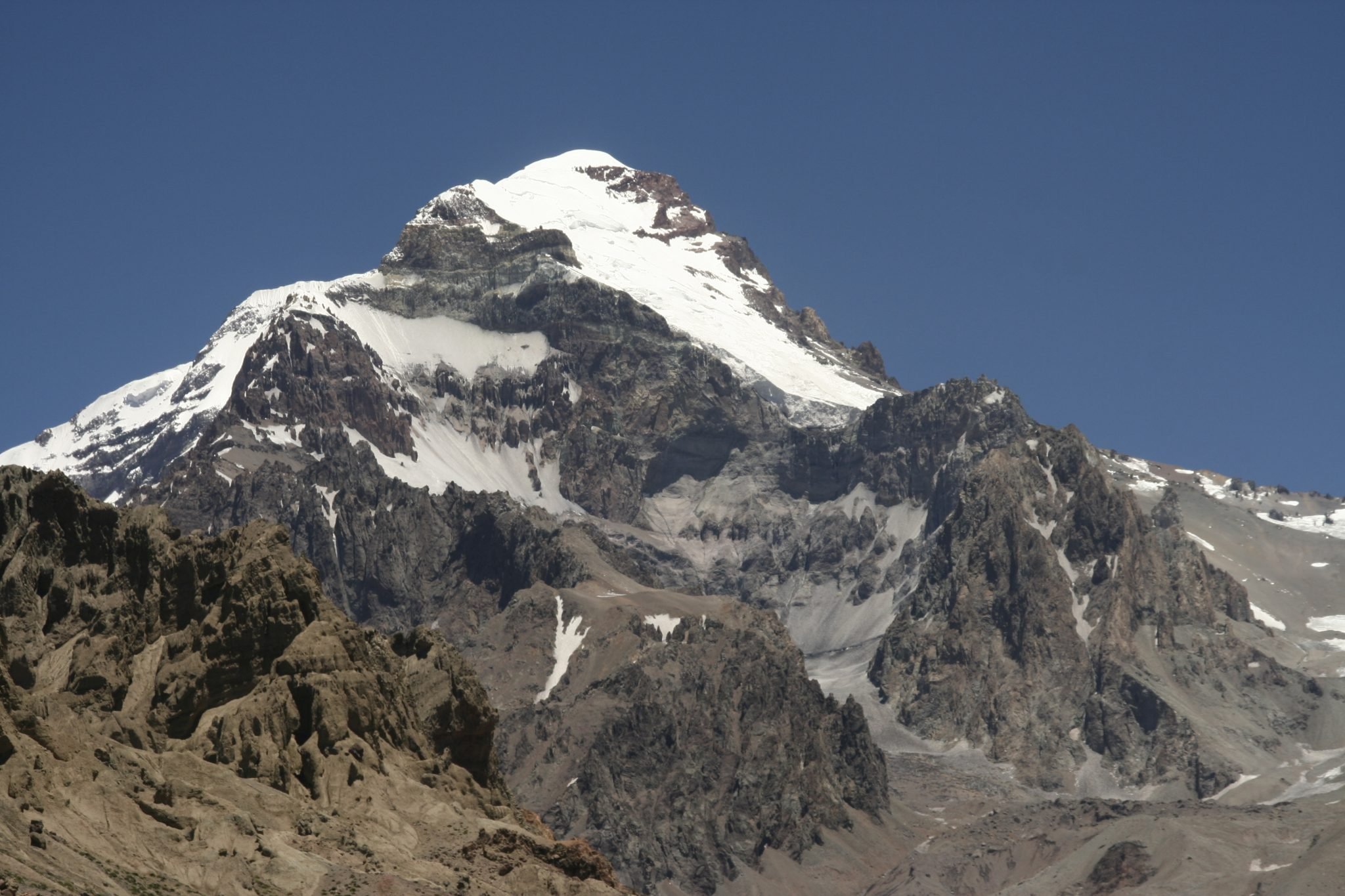 Аконкагуа. Вершина: гора Аконкагуа.. Чили Аконкагуа. Южная Америка Аконкагуа Аргентина. Высота горы Аконкагуа в Аргентине.