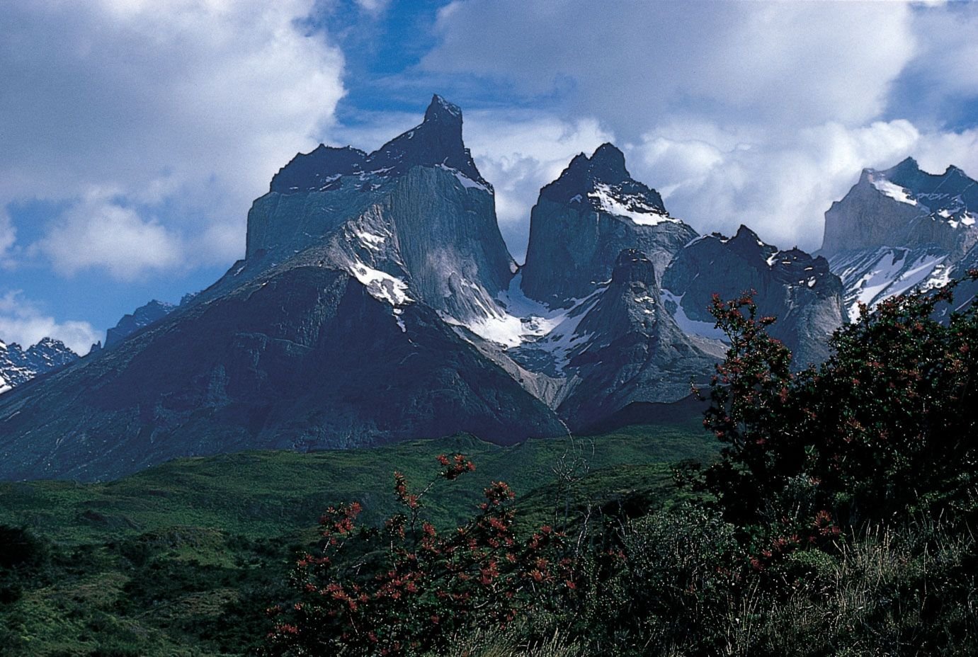 Высшая точка горной системы южной америки. Южная Америка Анды. Южная Америка горы Анды. Андийские Кордильеры. Мираньон Анды.