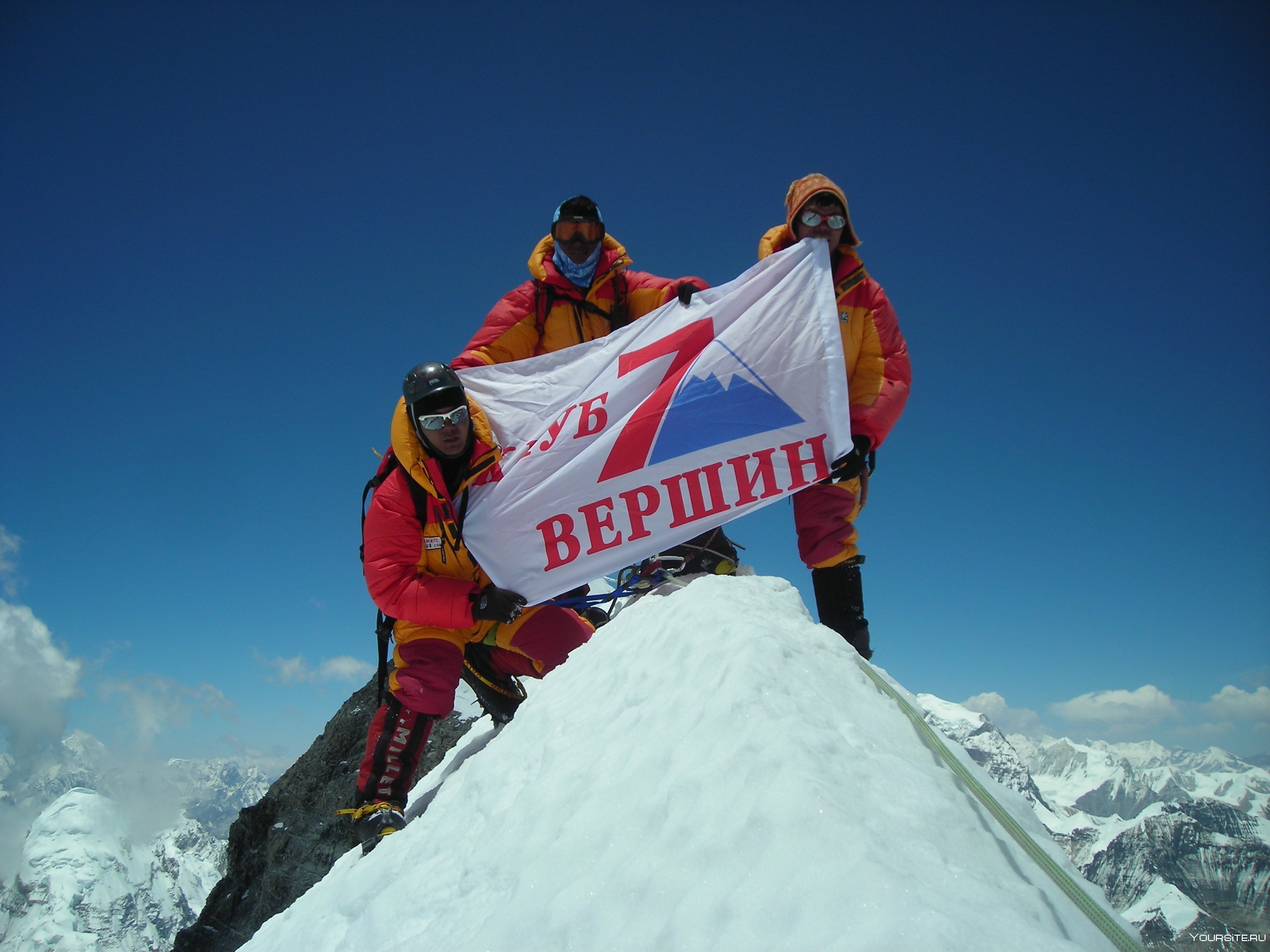 Гора Эверест снизу