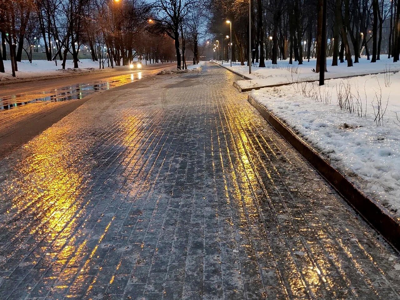 Жека гололед. Гололед. Зима гололедица. Гололед природное явление. Лед гололед.