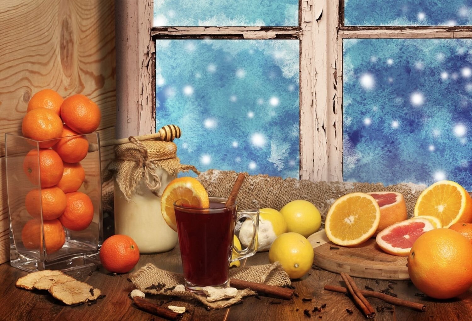 Апельсин есть вечером. Зимний натюрморт. Зимнее окно. Натюрморт с мандаринами. Натюрморт на окне зимний.