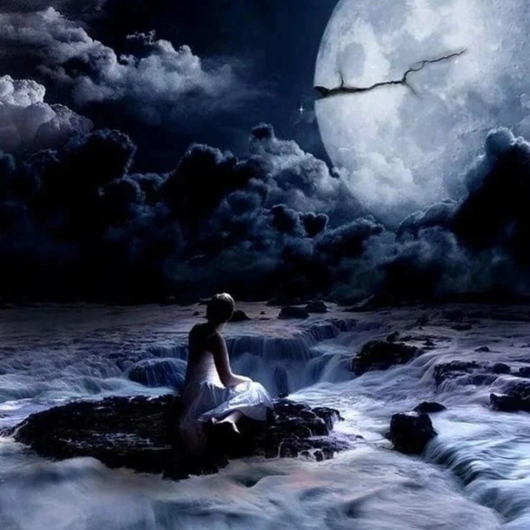 Тайна полной луны. Девушка-Луна. Полнолуние девушка. Луна фэнтези. Девушка под луной.