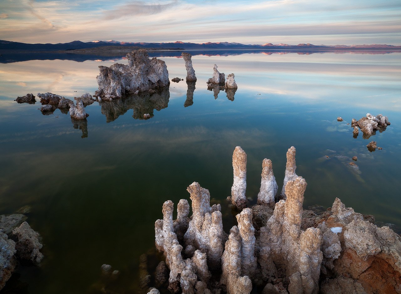 Соленые озера челябинской области. Озеро моно, Калифорния, США. Озеро моно в Калифорнии. Соленое озеро Калифорнии. Соленое озеро Светлоград.