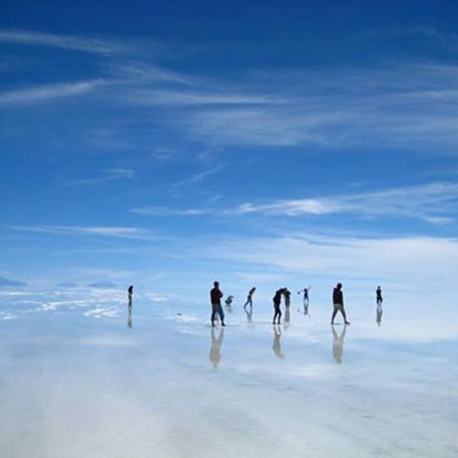 Озеро в боливии. Солончак Салар-де-Уюни. Салар де Уюни Боливия. Солончак в Боливии. Озеро Уюни в Боливии.