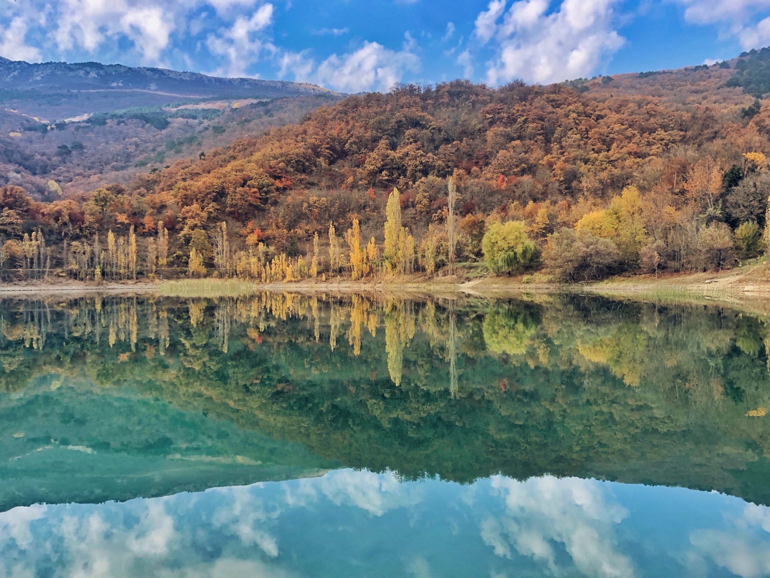 Голубое озеро Запрудное Алушта