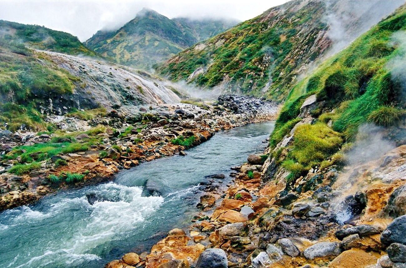 Край конечный. Долина реки Камчатка. Горные реки Камчатки. Ручей Порожистый Камчатка. Камчатка река горный ручей.