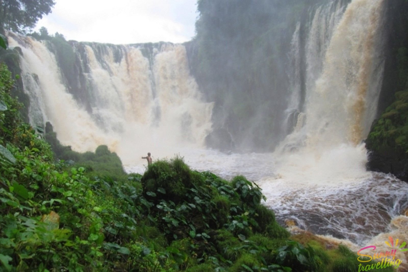 Туризм водопады. Национальный парк Ивиндо в Габоне. Конгу водопад. Габон рельеф. Габон природа.