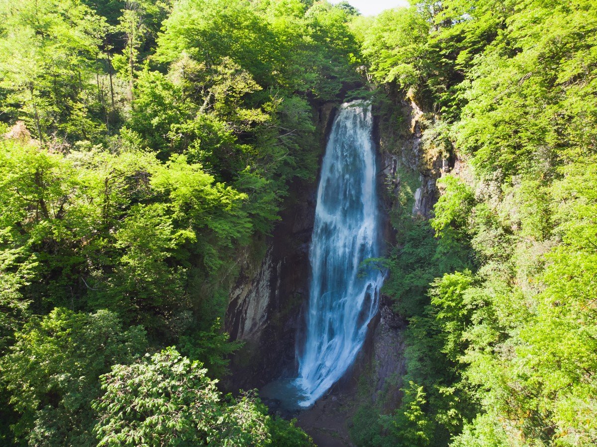 водопад мирвети грузия