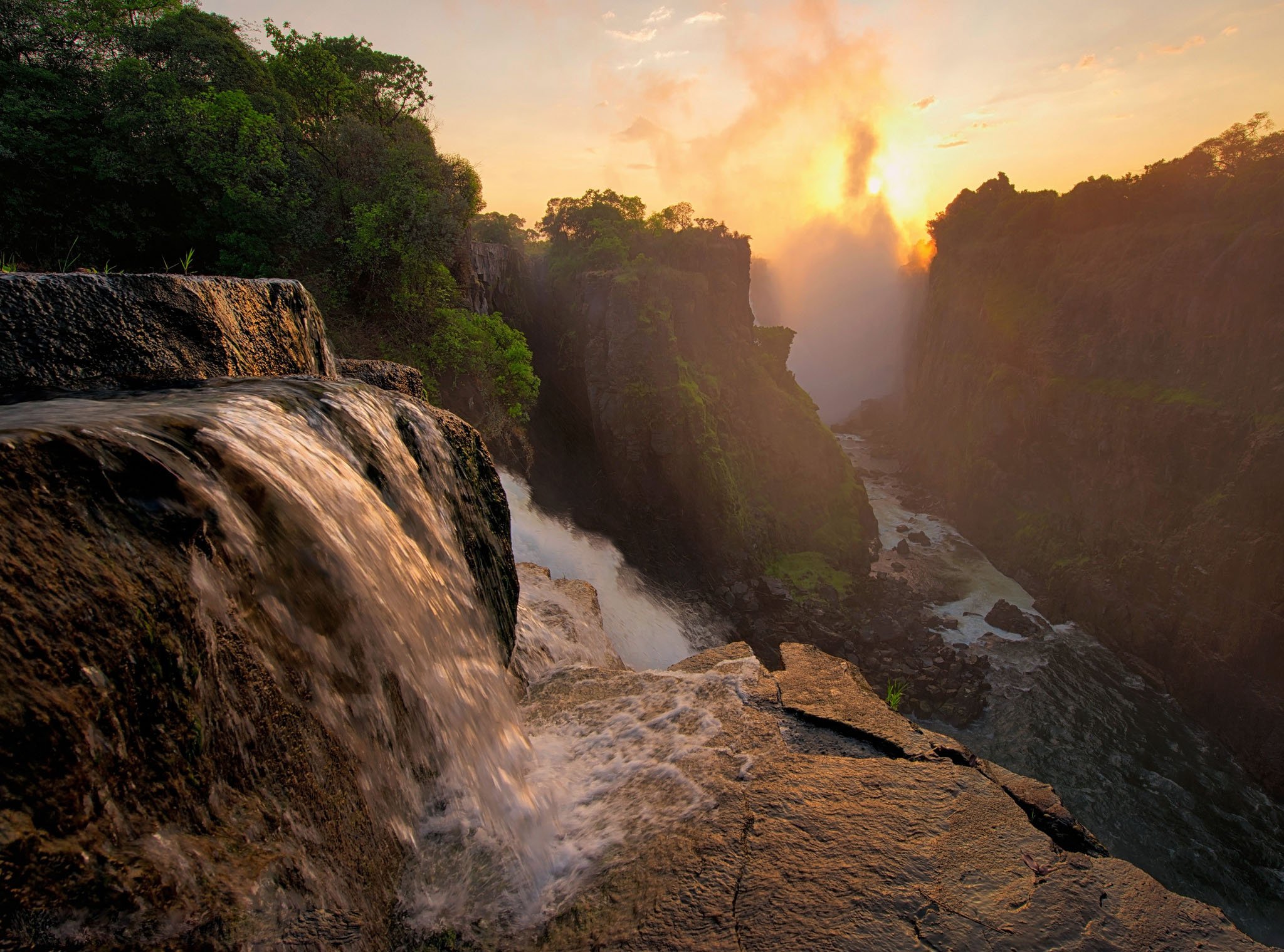 Самый высокий водопад в северной африке. Гуинский водопад Африка.