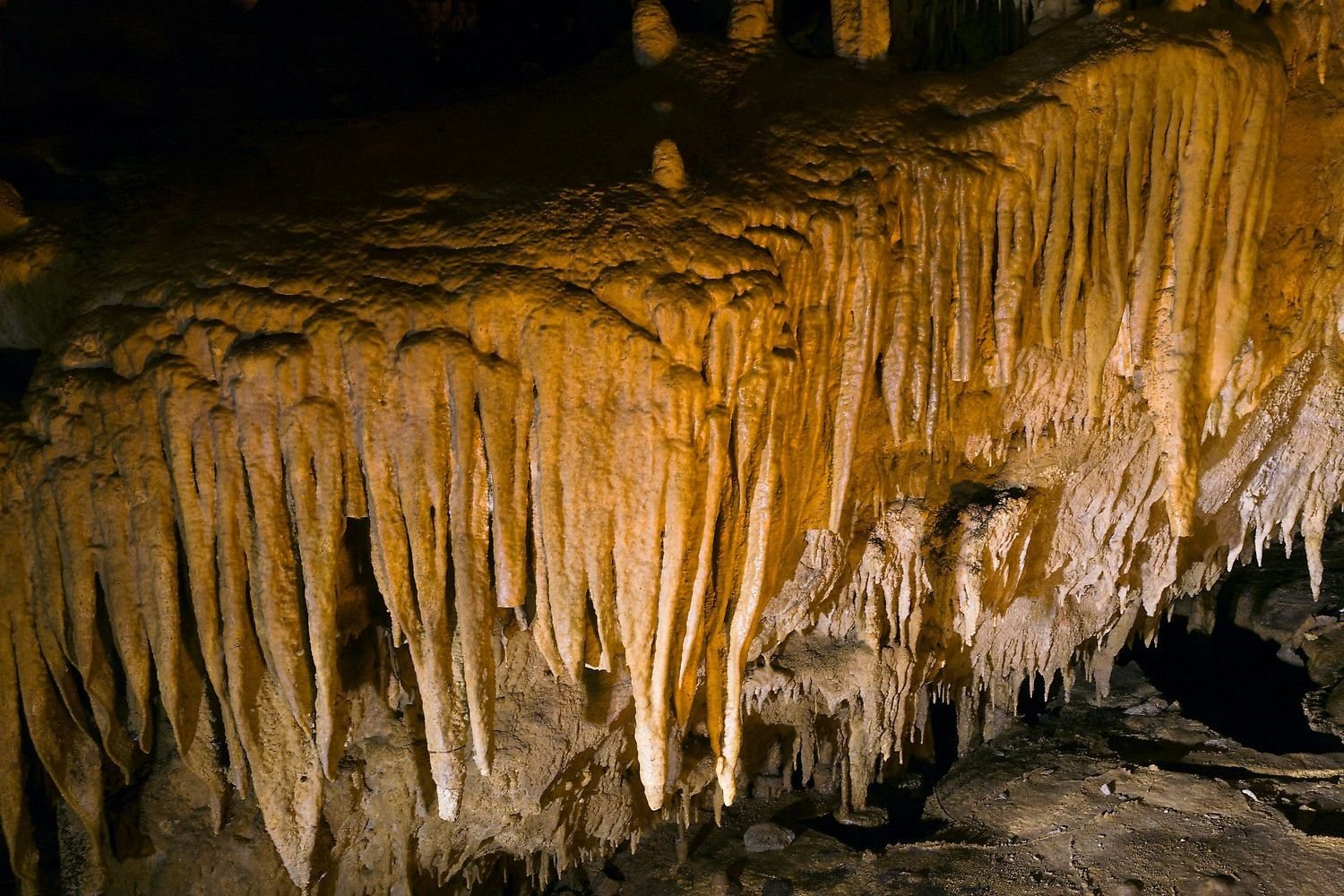 Мамонтова пещера в северной америке. Мамонтова пещера замерзшая Ниагара. Национальный парк Мамонтова пещера Северная Америка. Мамонтова пещера Кентукки. Мамонтовые пещеры в Кентукки.