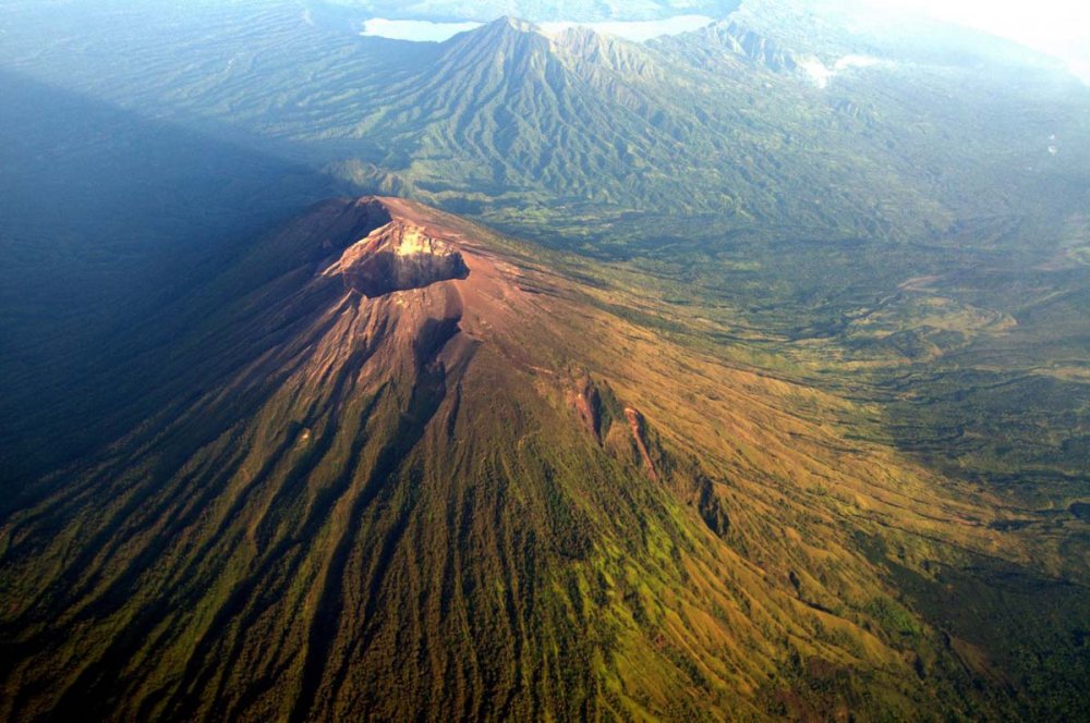 Гора на Бали Гунунг