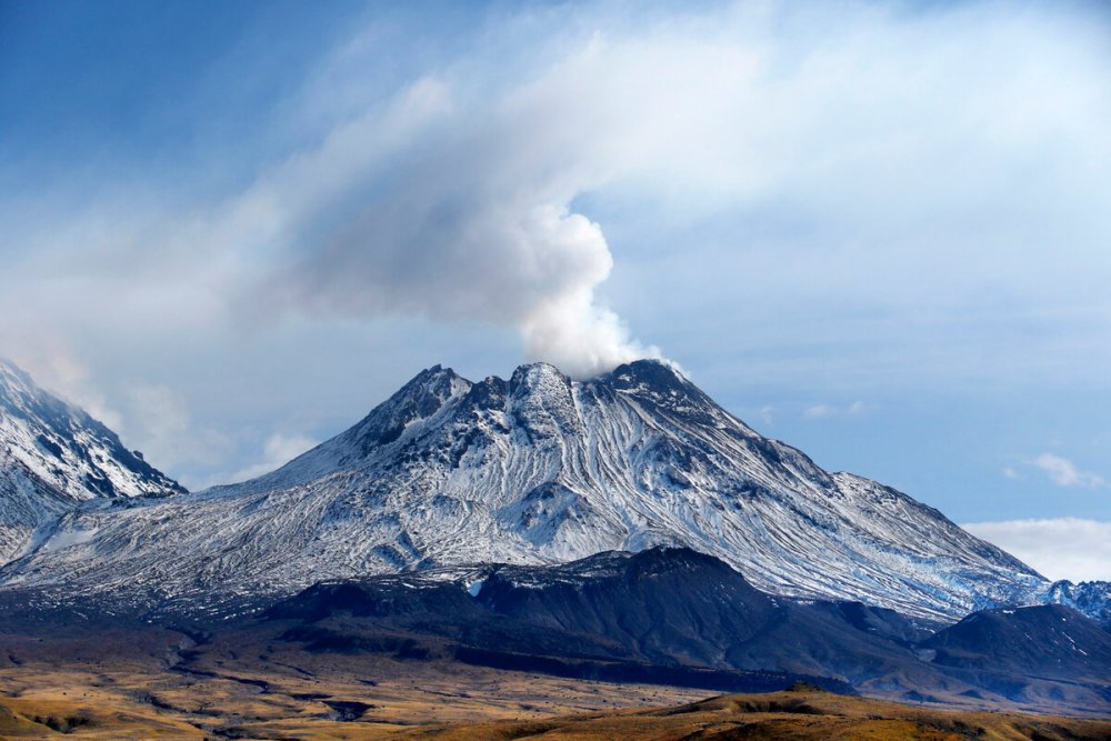 Вулкан безымянный на Камчатке извержение