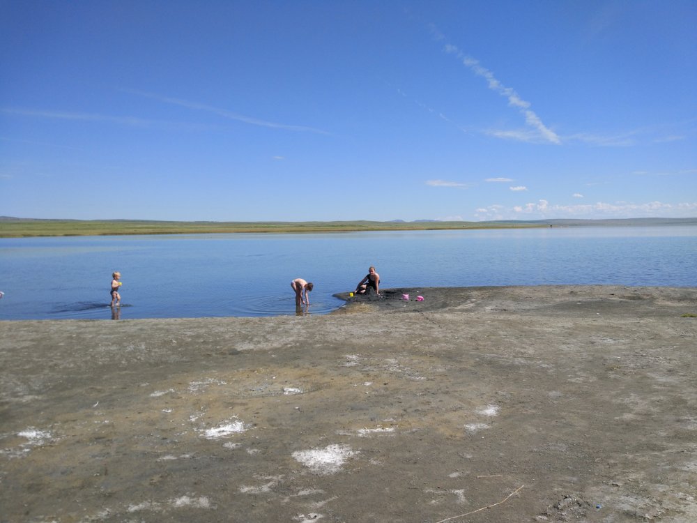 Соленое озеро Кызыл хвдан