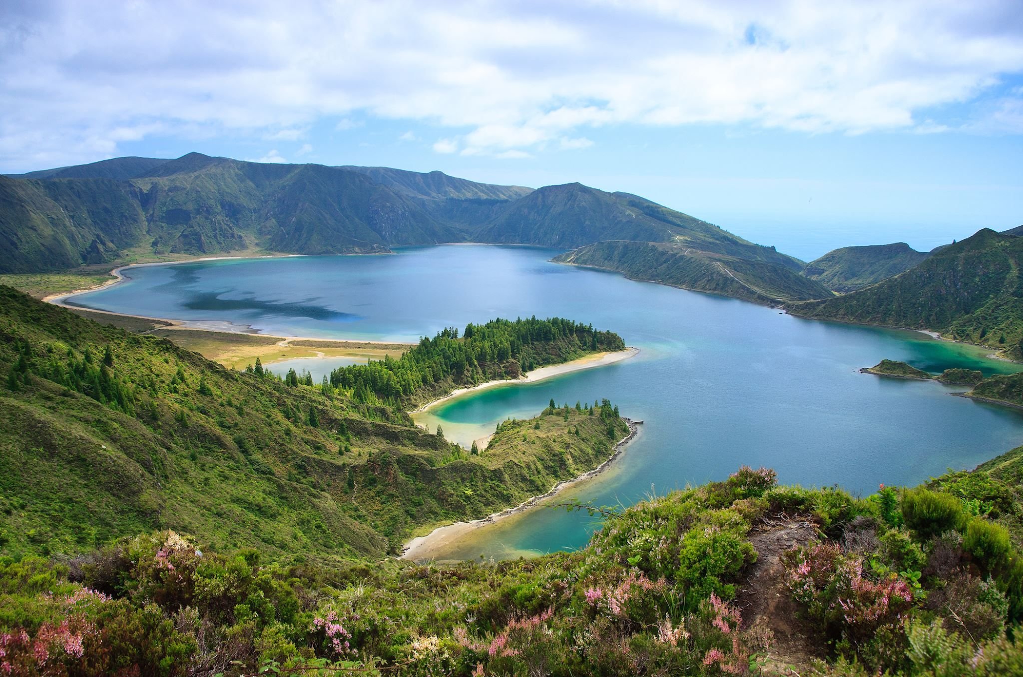 Azores. Сан-Мигель Азорские острова. Озера Португалии Лагоа-Ду-Фогу. Остров Сан Мигель Азорские острова. Азорские острова Португалия.