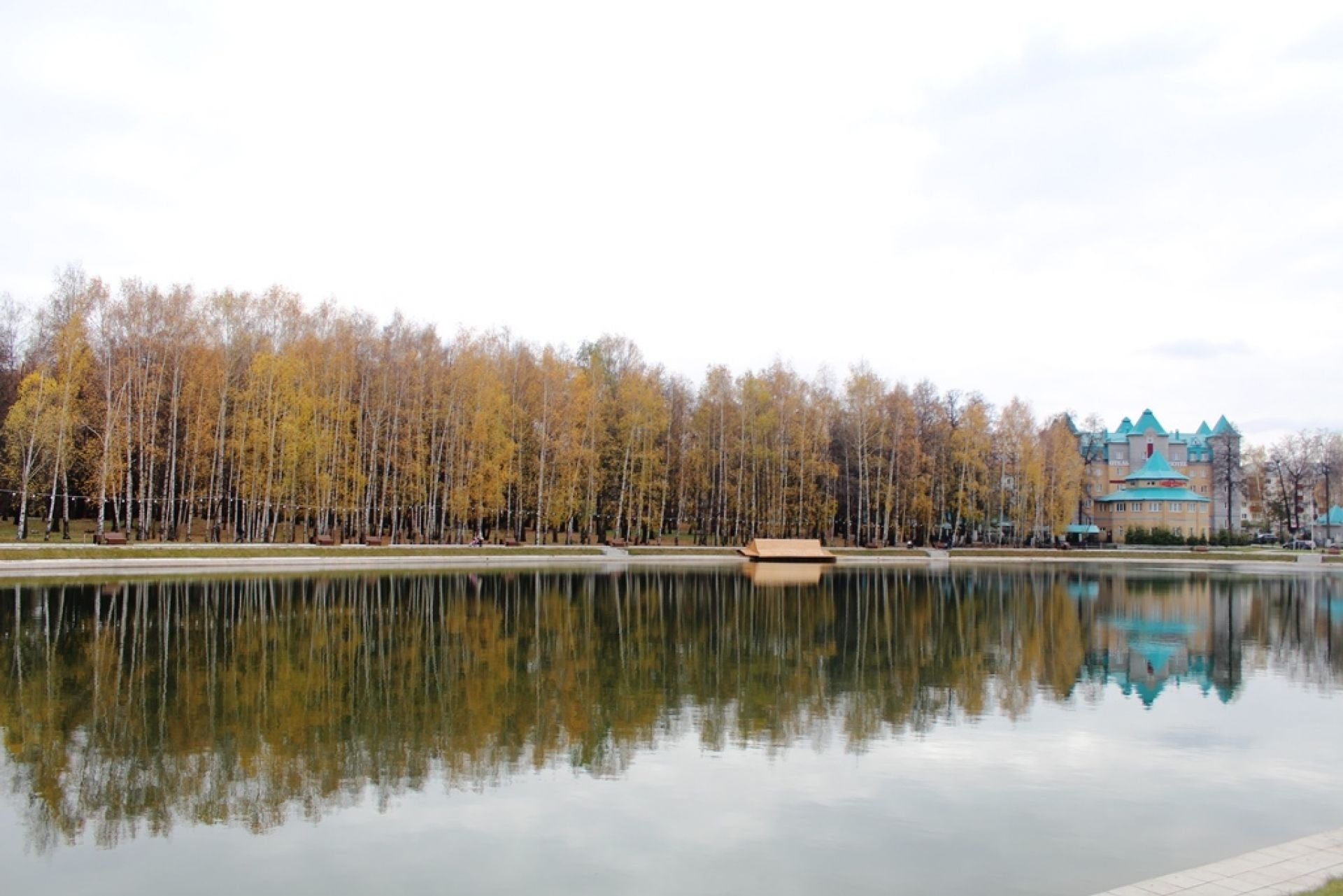 Справочная зеленодольска. Городское озеро Зеленодольск. Горинское озеро Зеленодольск. Озеро в Гарях Зеленодольск. Озеро Зеленодольск фото.