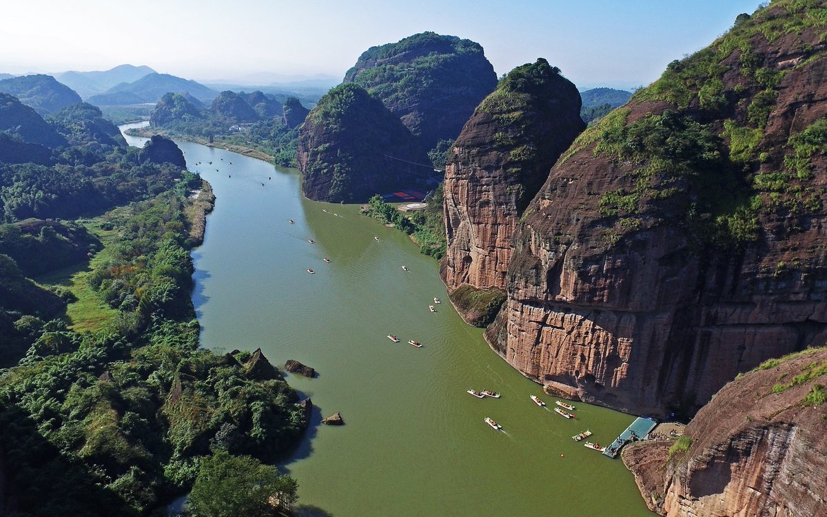 Какие крупные реки в китае. Река Янцзы Китай. Долина реки Янцзы. Янцзы голубая река. Озеро Янцзы.