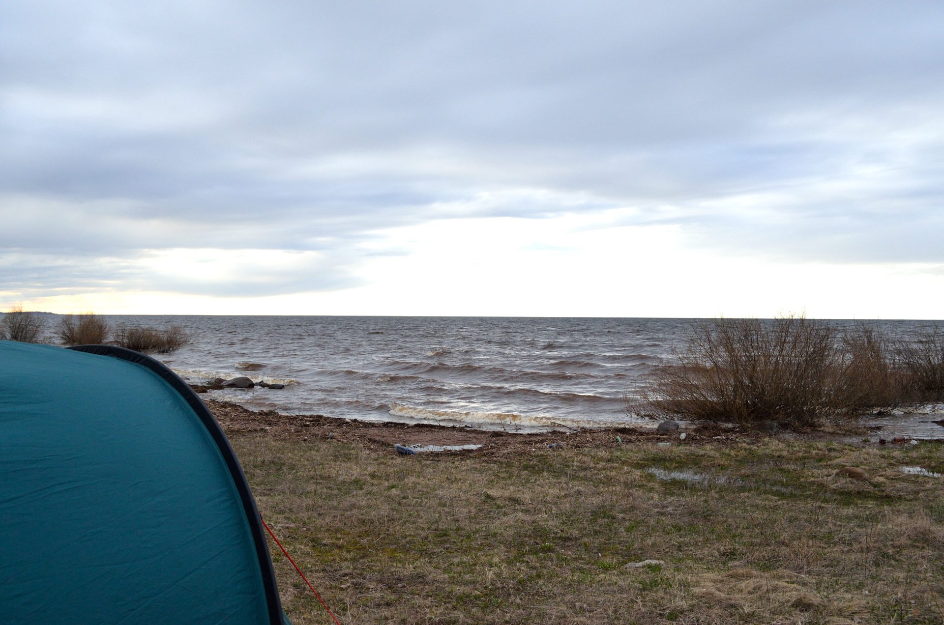 Озеро ильмень рыбалка. Озеро Ильмень Волгоградской области. Озеро Ильмень Песчаное. Волны на озере Ильмень.